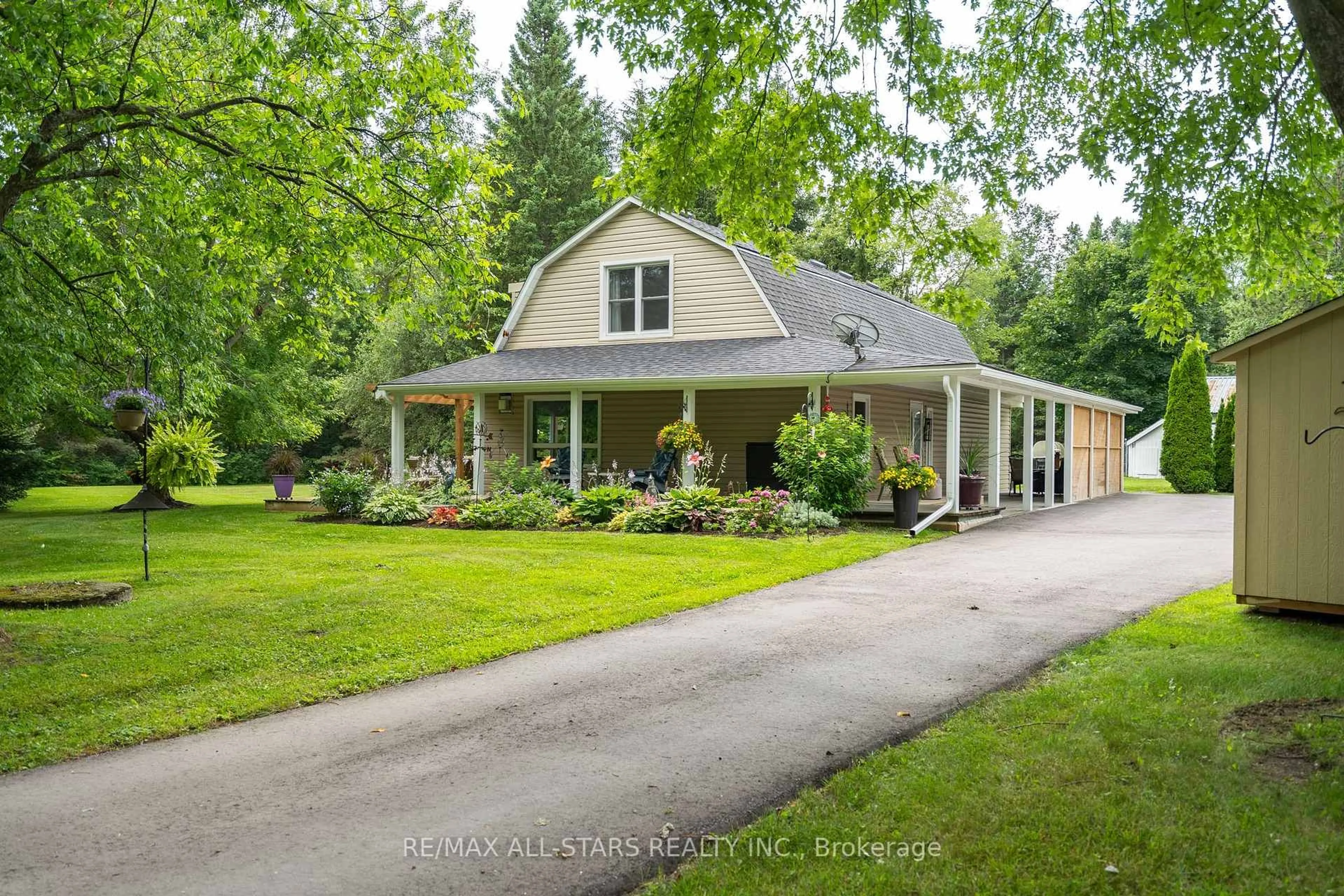 A pic from outside/outdoor area/front of a property/back of a property/a pic from drone, street for 7820 Concession 5, Uxbridge Ontario L9P 1R1