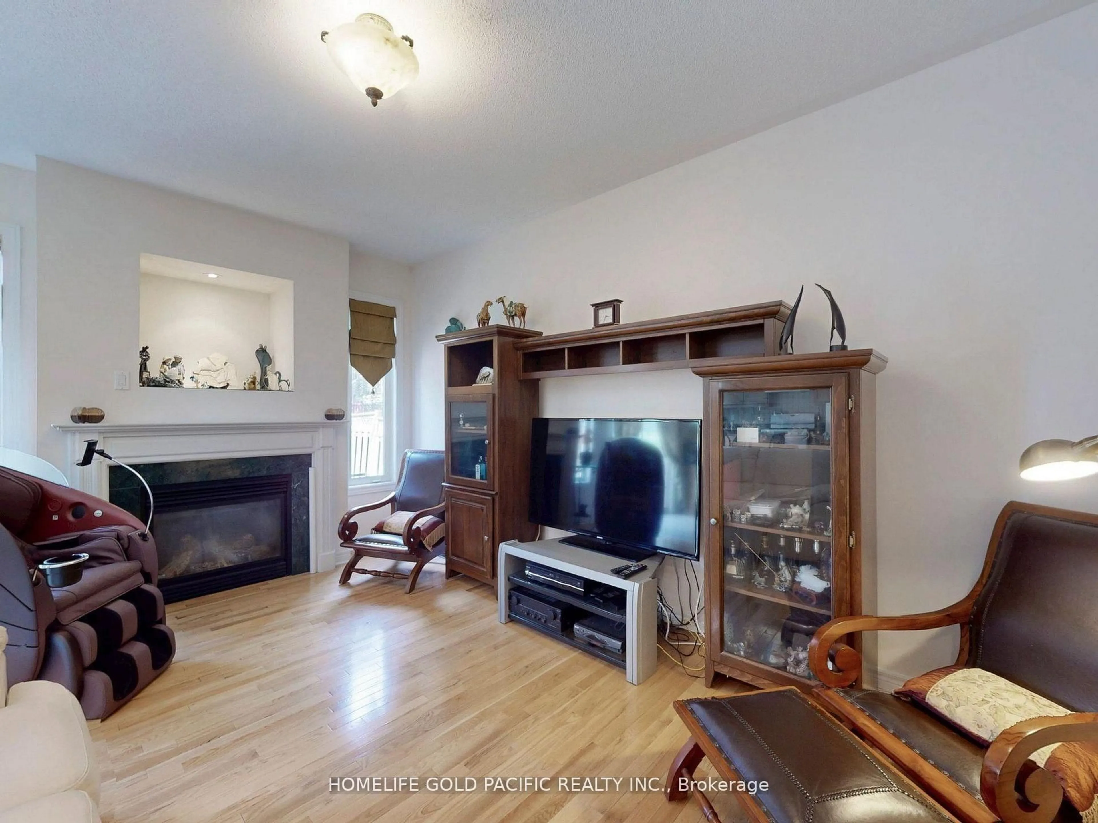Living room with furniture, unknown for 51 Winter Creek Cres, Markham Ontario L6C 3E3