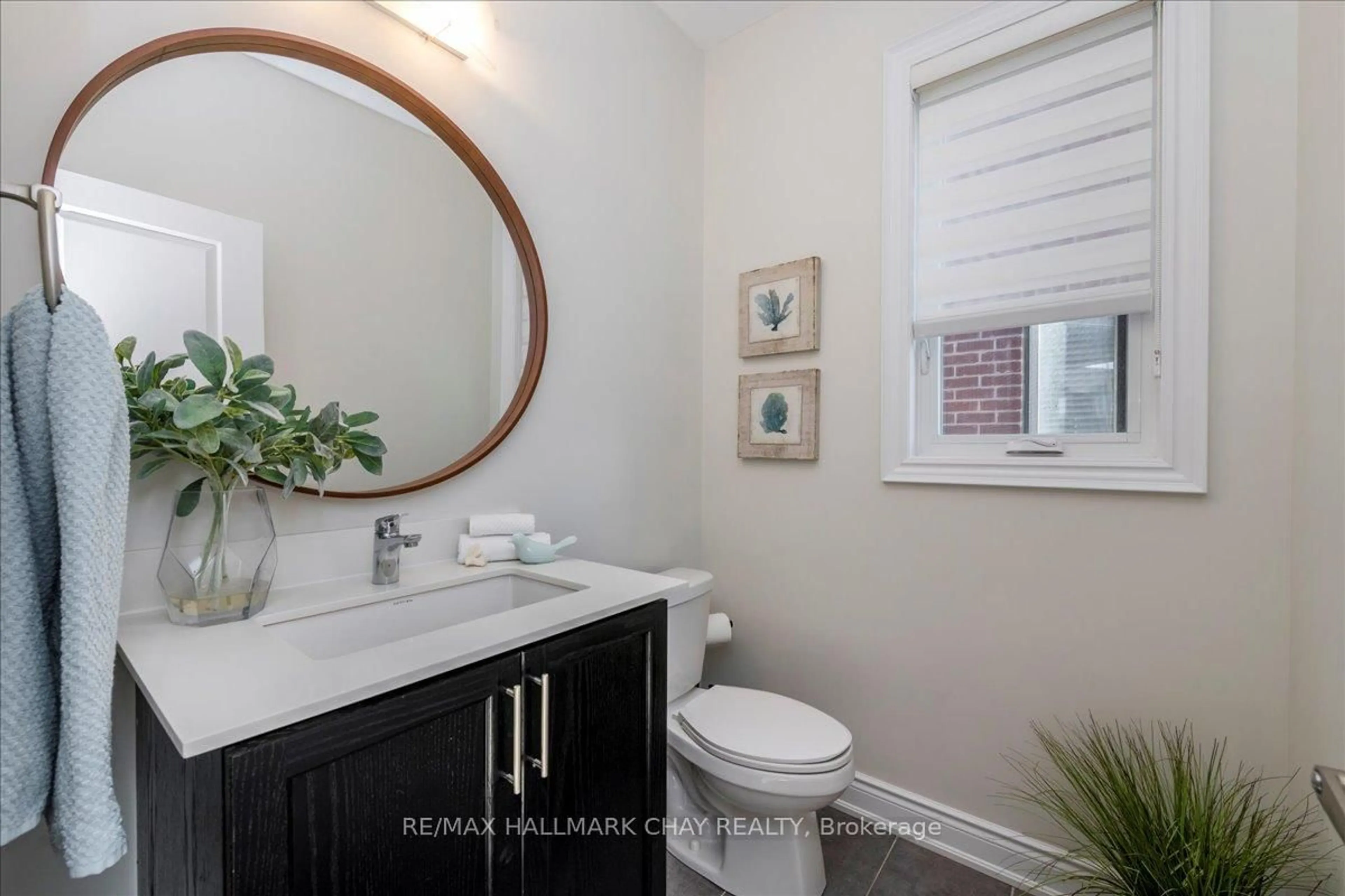 Contemporary bathroom, ceramic/tile floor for 2127 Wilson St, Innisfil Ontario L9S 0N8