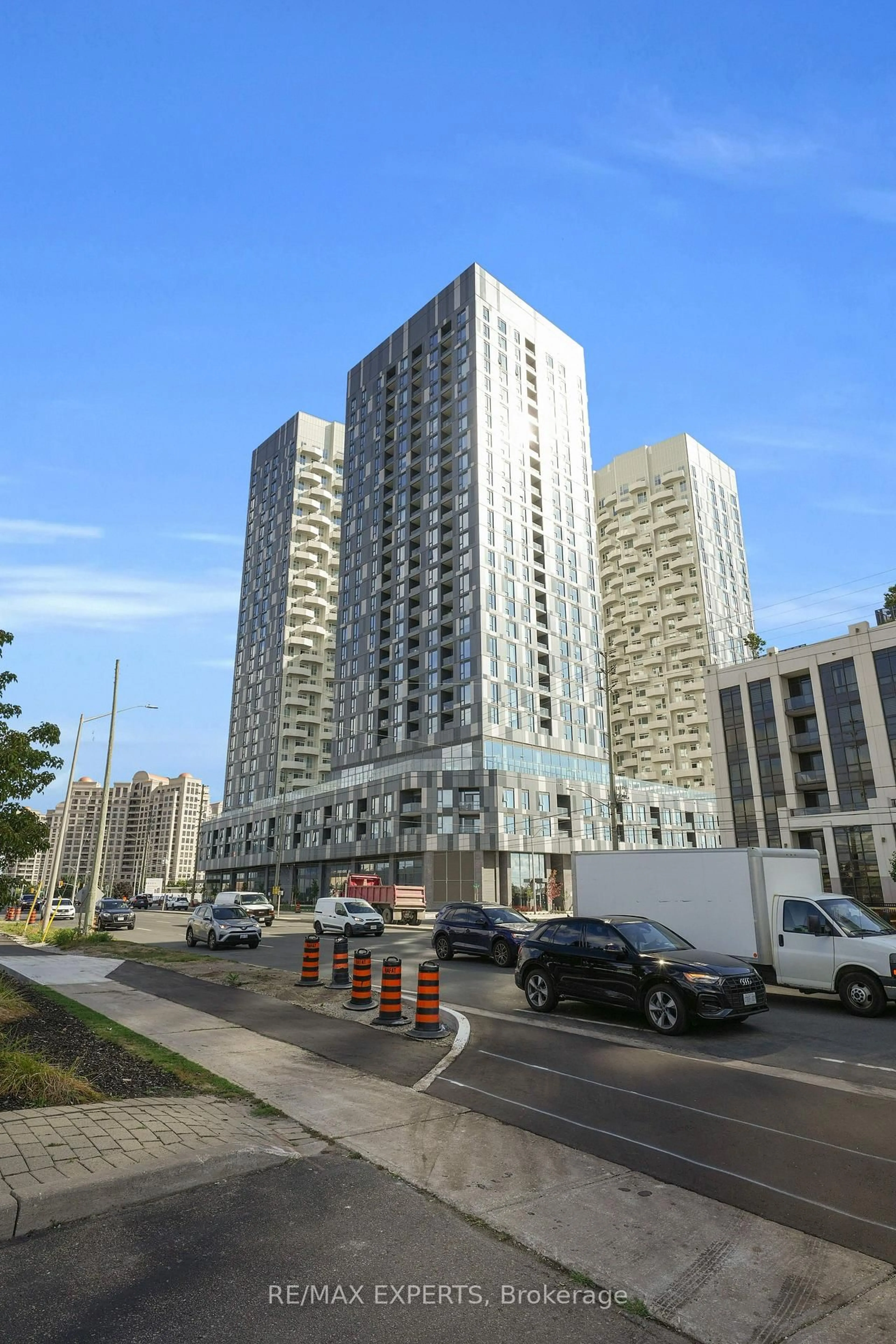 Unknown for 10 Abeja St #424, Vaughan Ontario L4K 0R4
