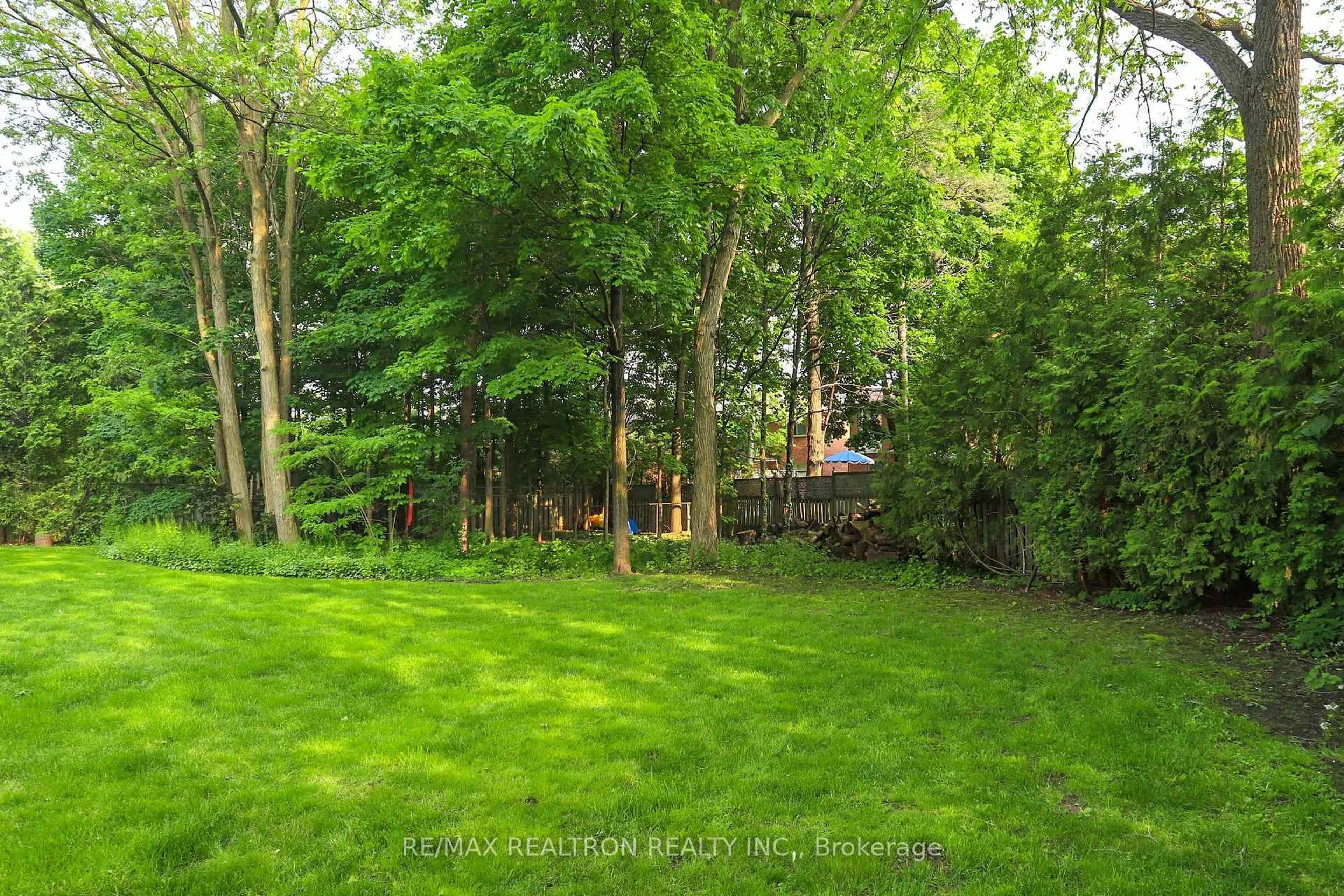 A pic from outside/outdoor area/front of a property/back of a property/a pic from drone, forest/trees view for 161 Renaissance Crt, Vaughan Ontario L4J 7W4