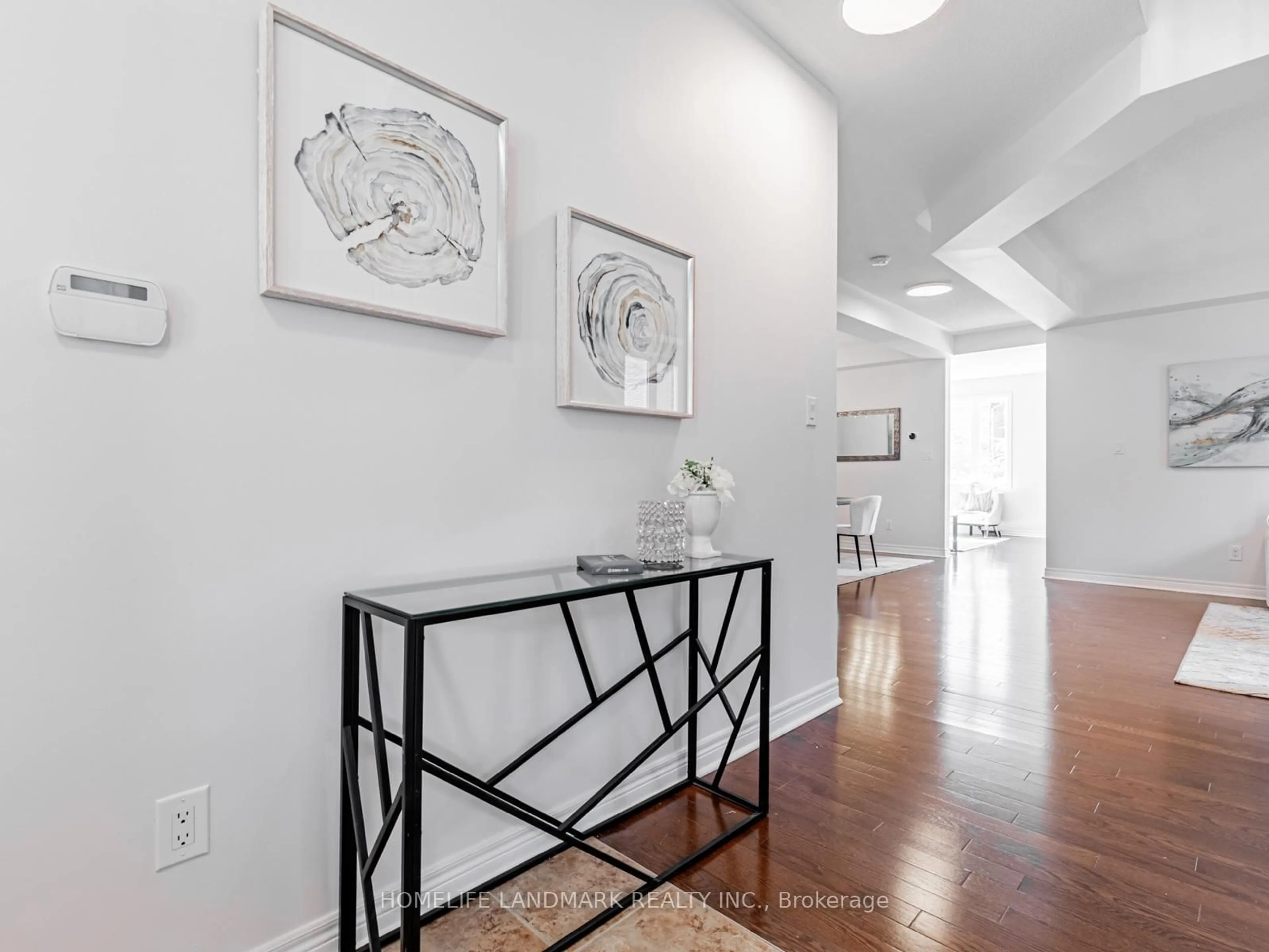 Indoor entryway for 3 Wintam Pl, Markham Ontario L6C 0E3