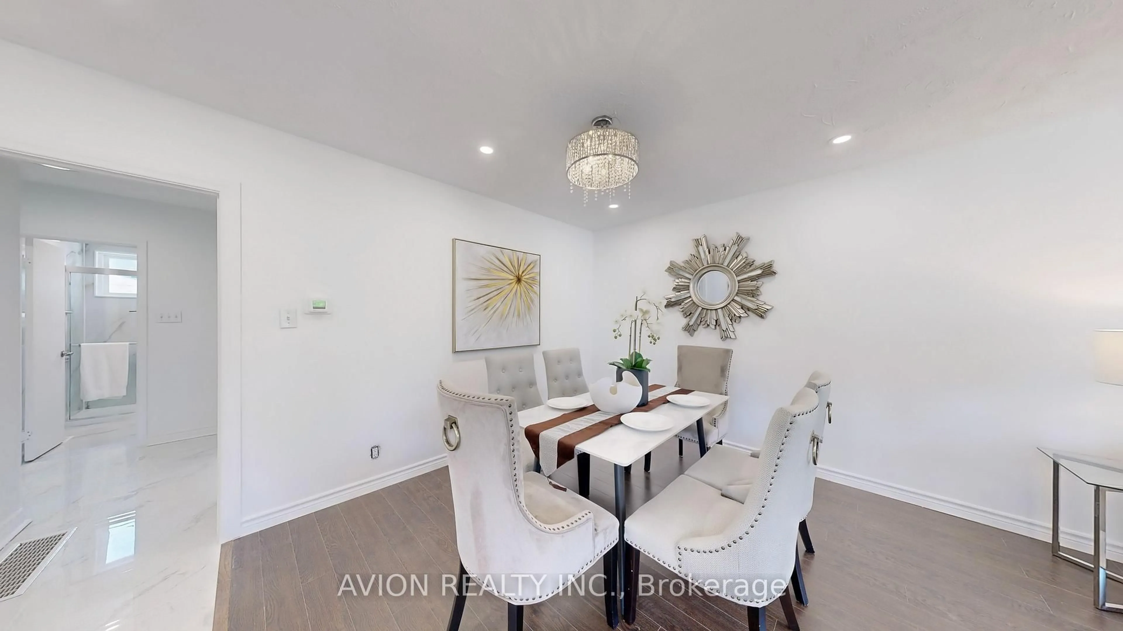 Dining room, wood/laminate floor for 246 Beechy Dr, Richmond Hill Ontario L4C 2X7