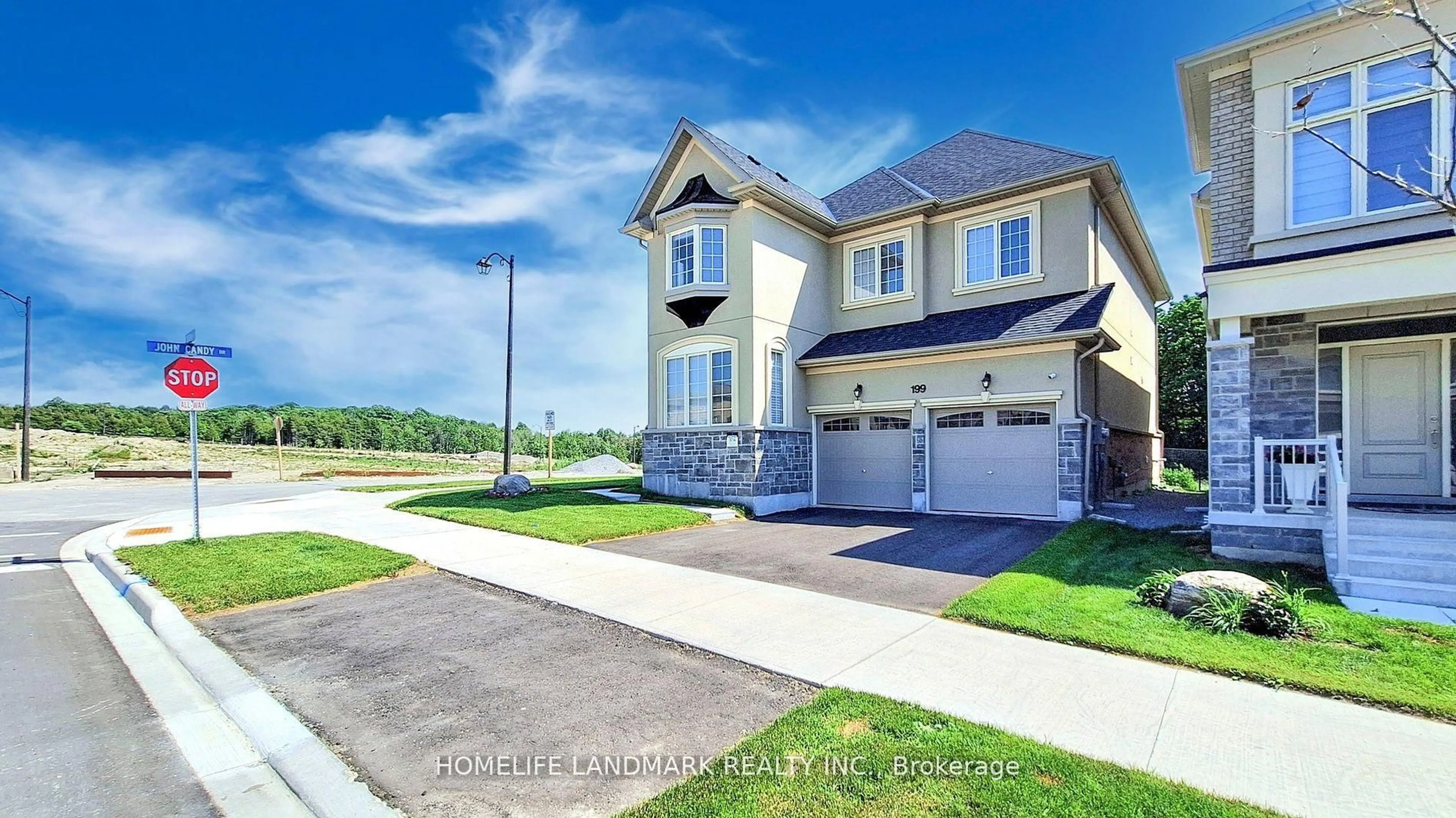 Home with vinyl exterior material, street for 199 SEAVIEW Hts, East Gwillimbury Ontario L9N 0S3