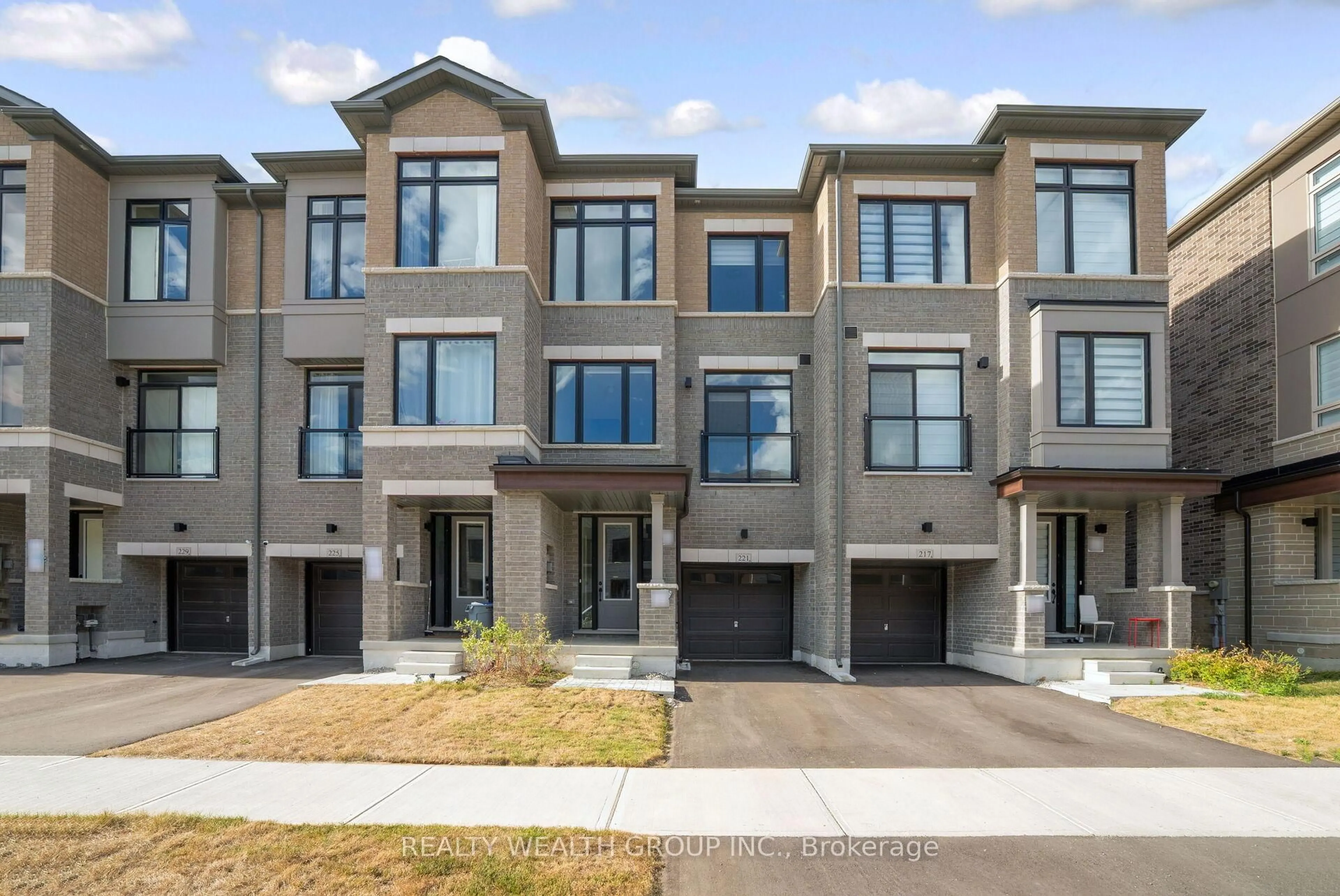 Unknown for 221 Tennant Circ, Vaughan Ontario L4H 5L4