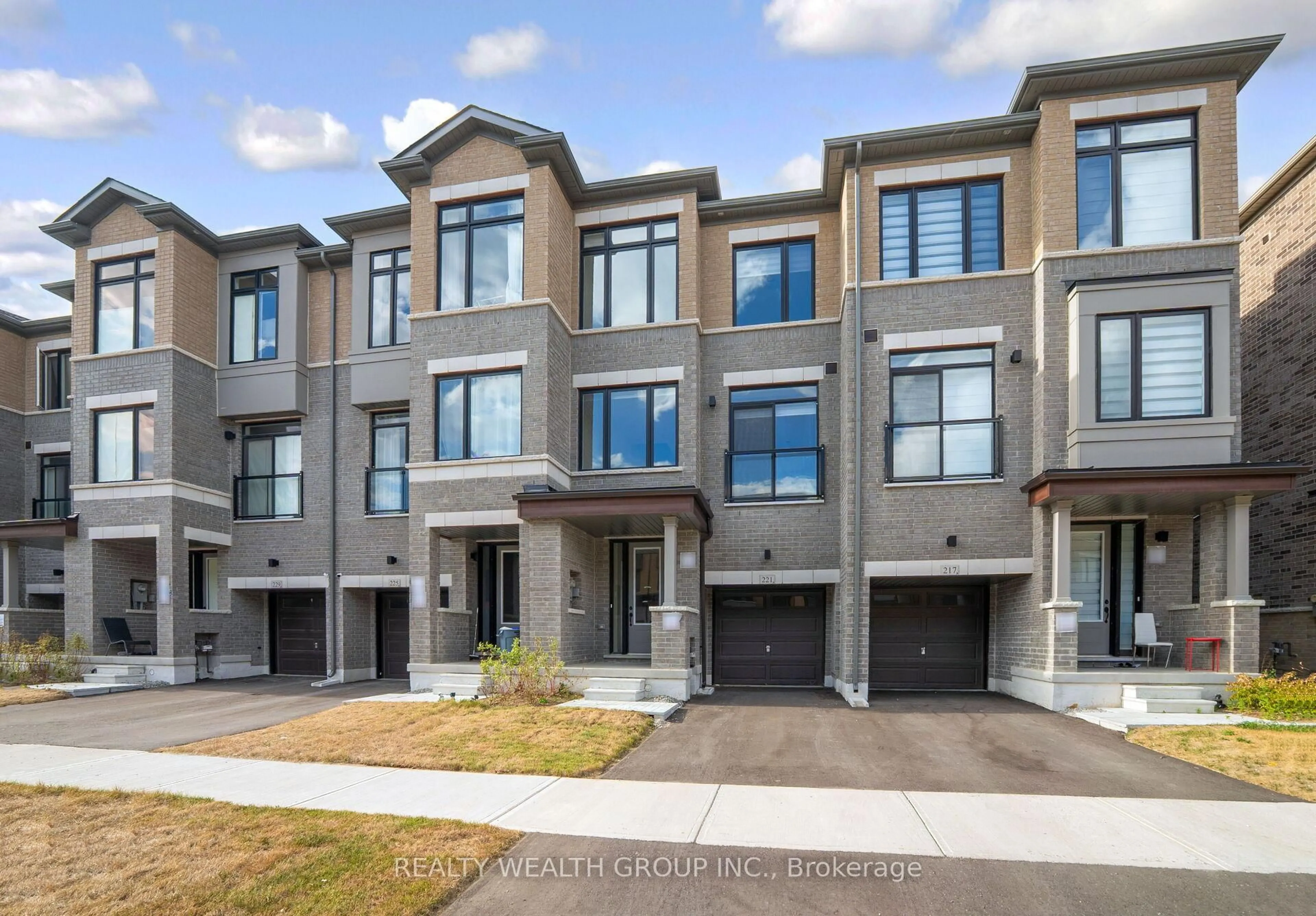Unknown for 221 Tennant Circ, Vaughan Ontario L4H 5L4