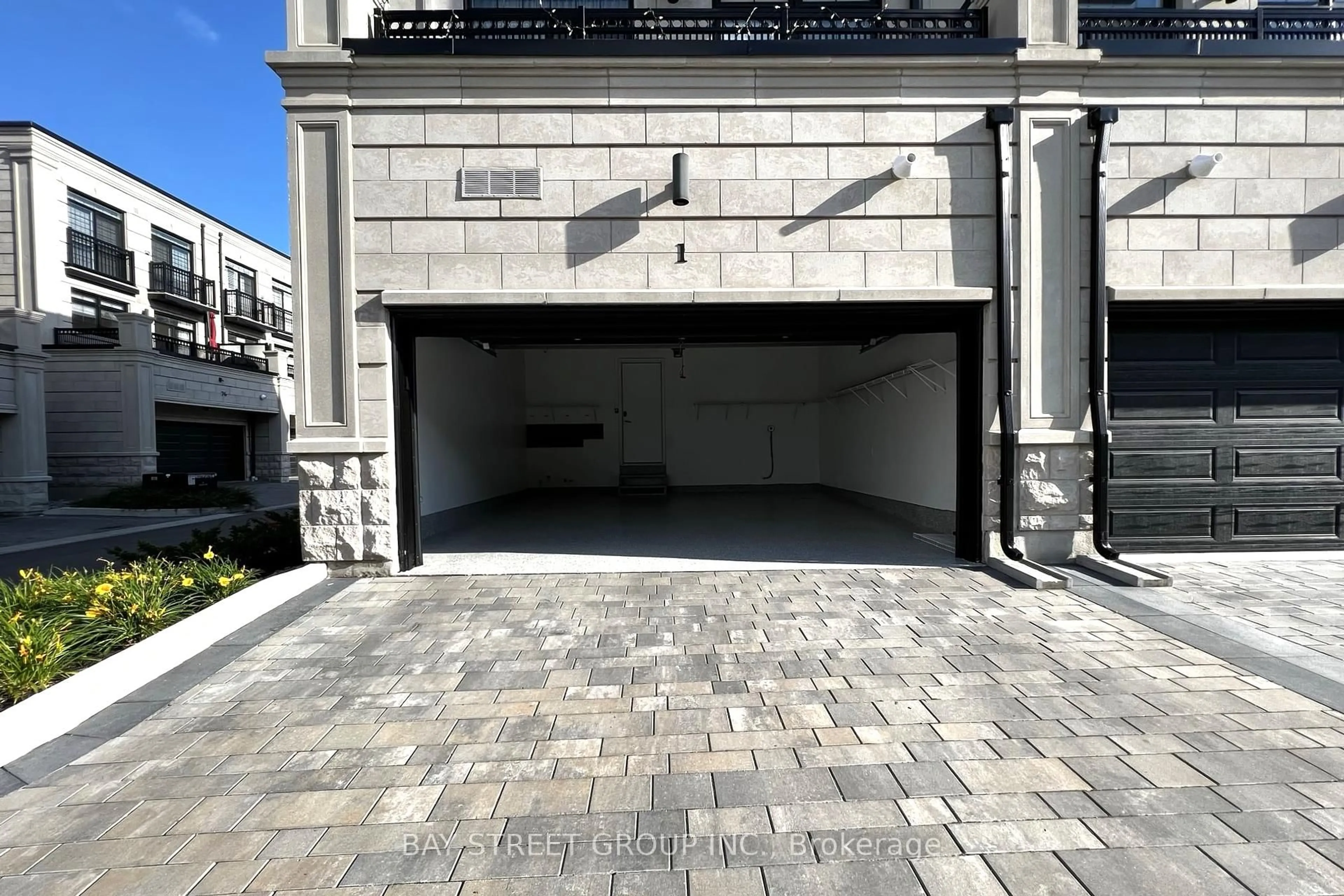 Indoor garage for 1 James Connoly Way, Markham Ontario L3R 2E1