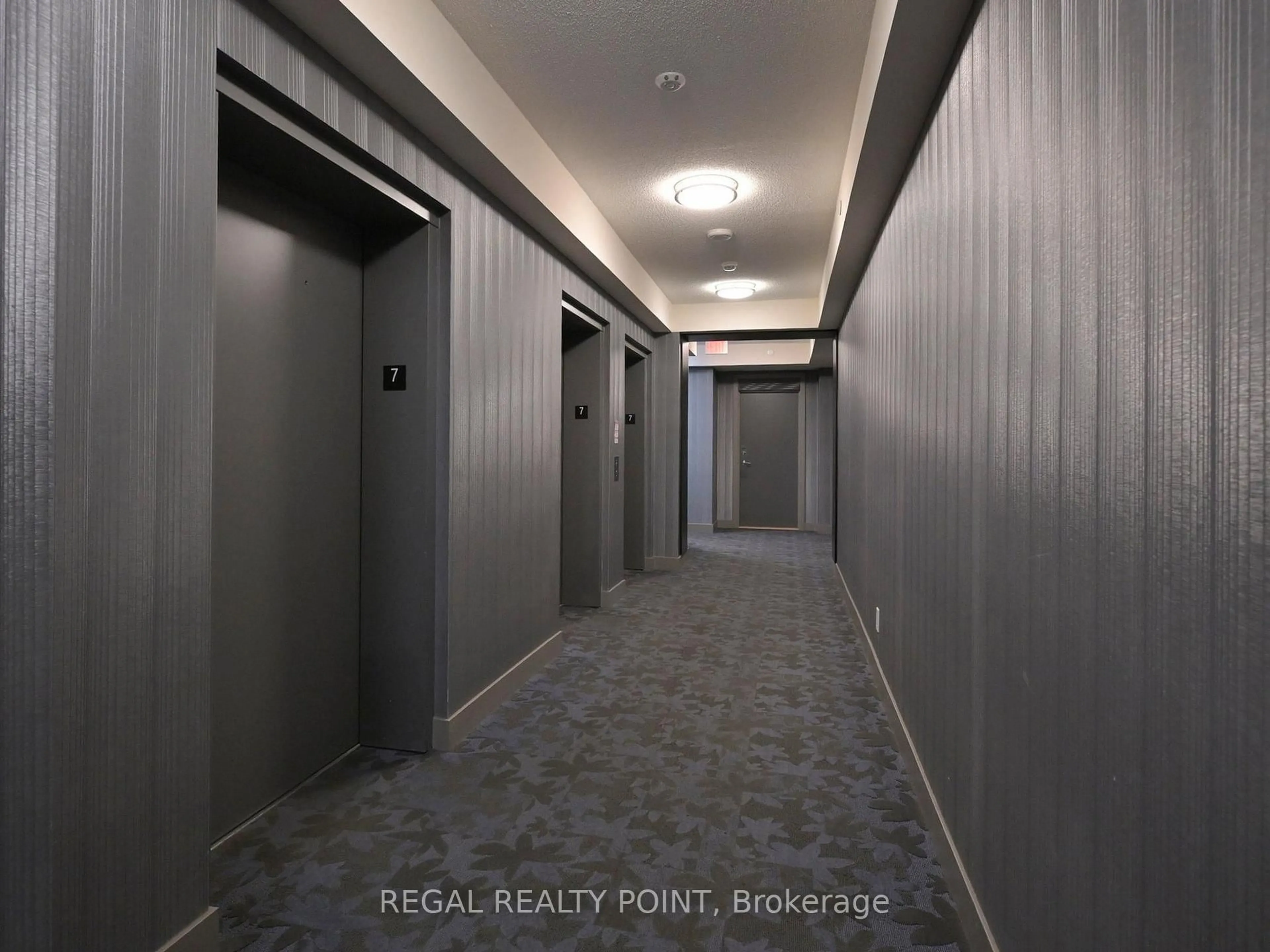 A pic of a room for 9608 Yonge St #708, Richmond Hill Ontario L4C 1V6