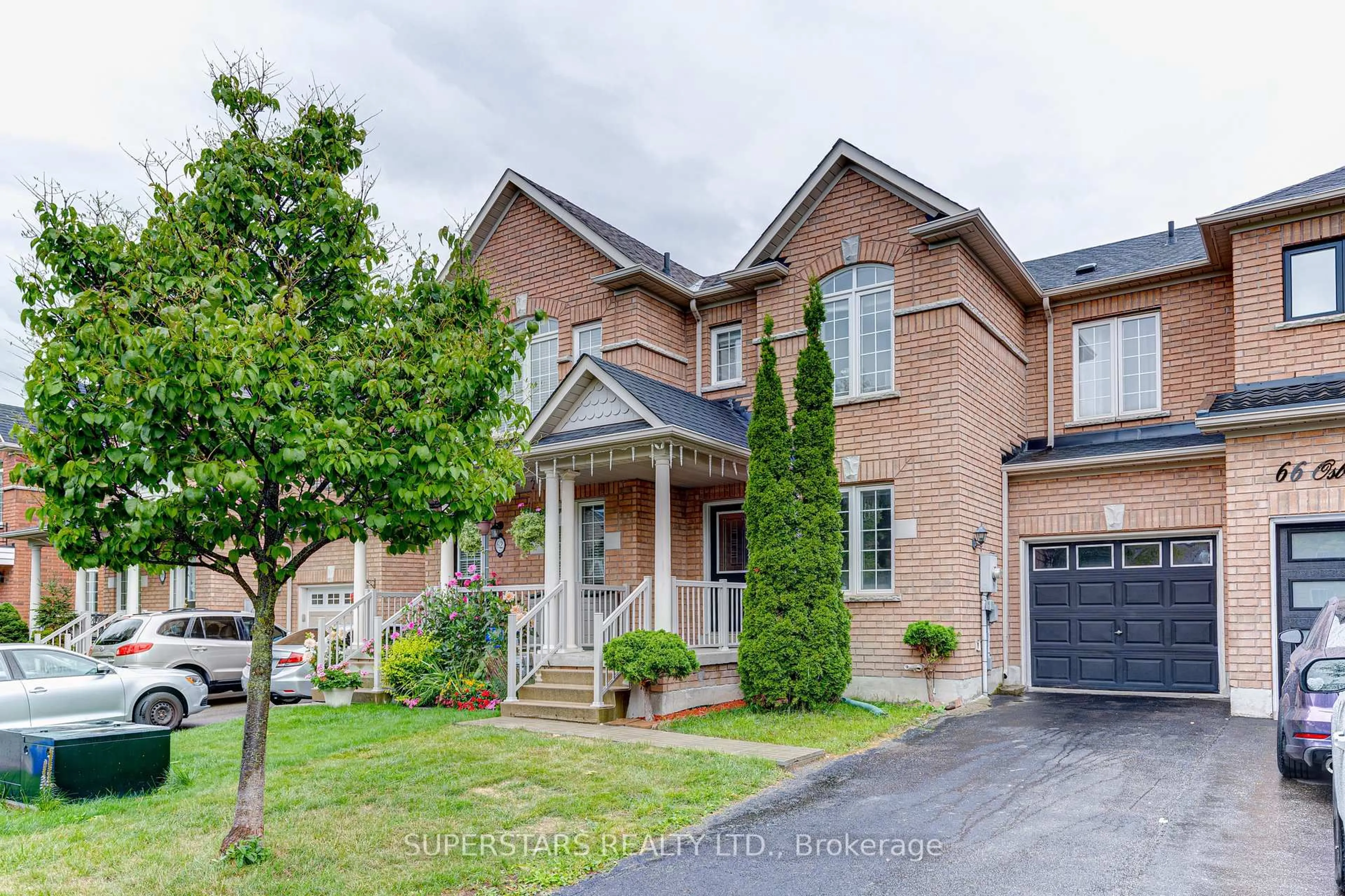 Home with brick exterior material, street for 64 Osborne Family Way, Newmarket Ontario L3X 3B5
