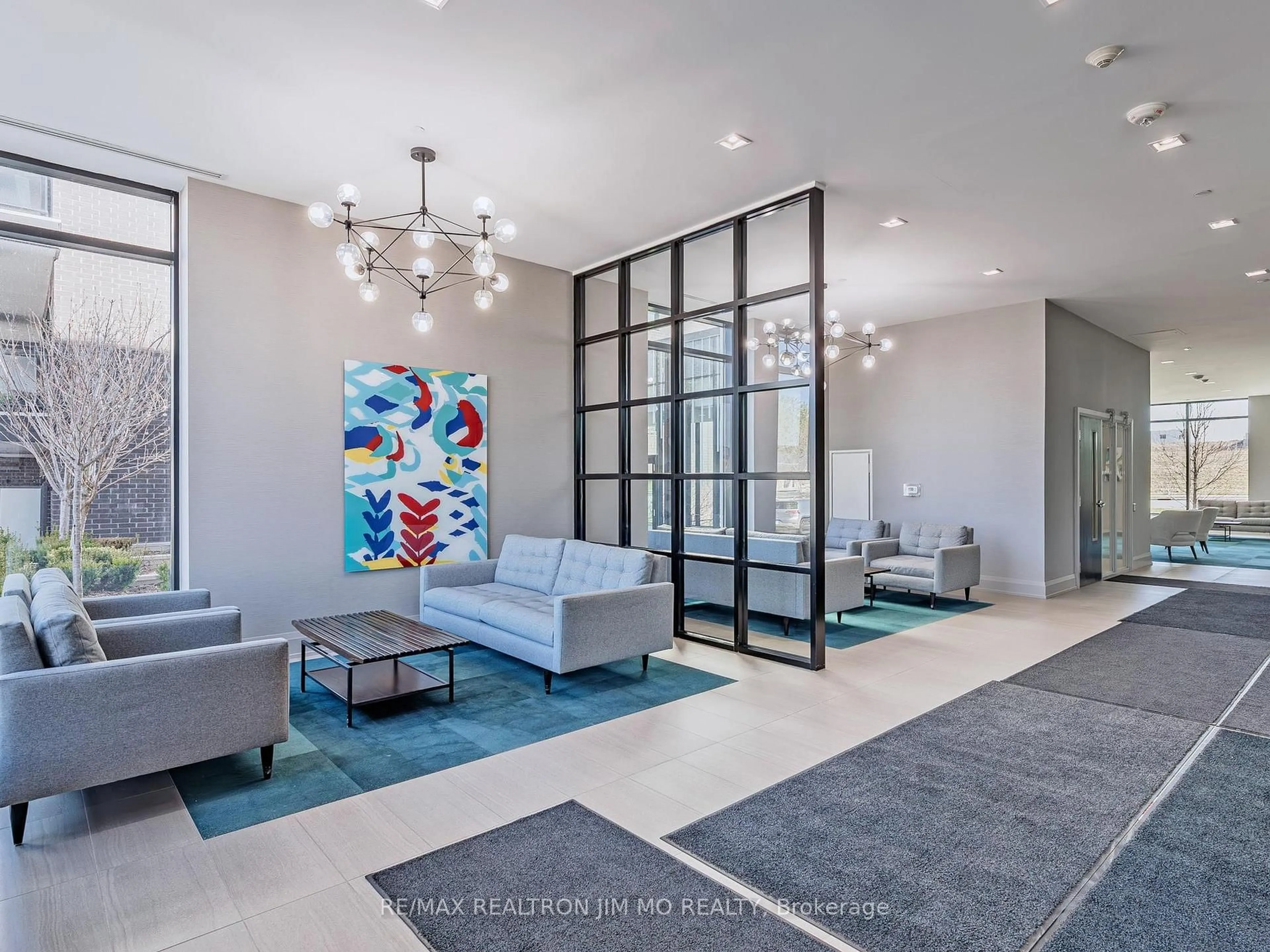 Indoor foyer for 555 William Graham Dr #416, Aurora Ontario L4G 3H9