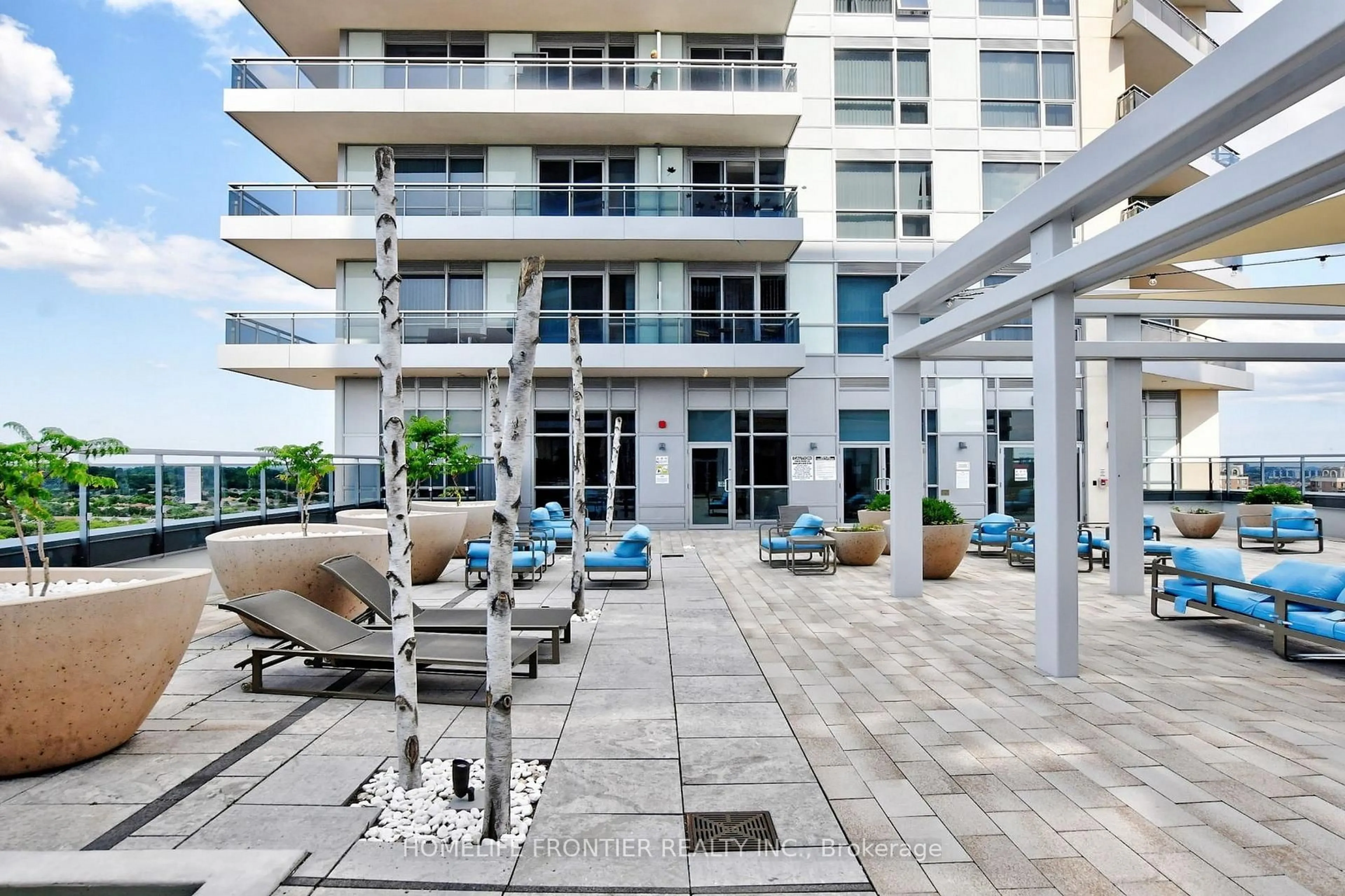 Patio, unknown for 9191 Yonge St #SW404, Richmond Hill Ontario L4C 1E2