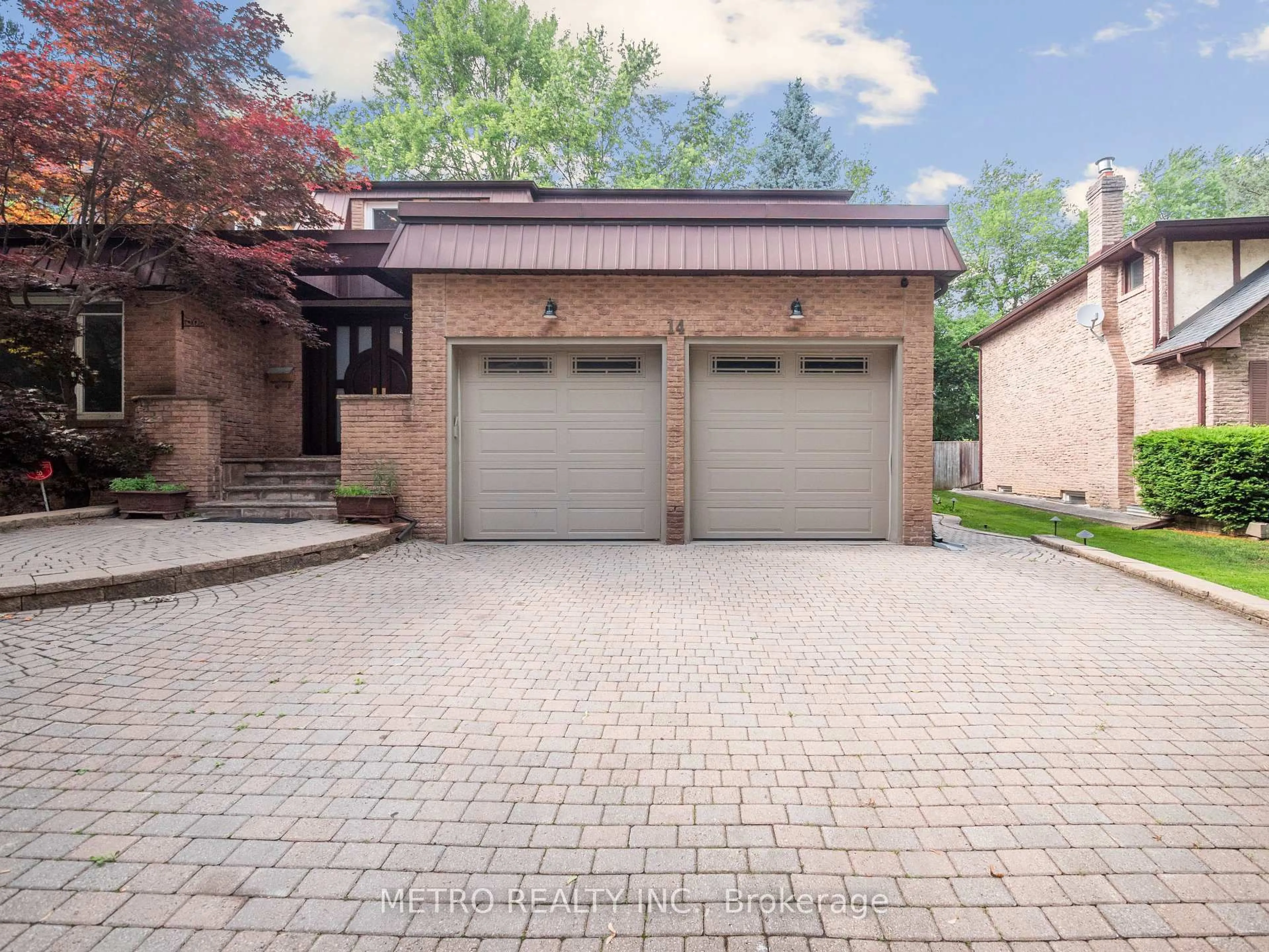 Home with brick exterior material, street for 14 Village Squire Lane, Markham Ontario L3T 1Z9