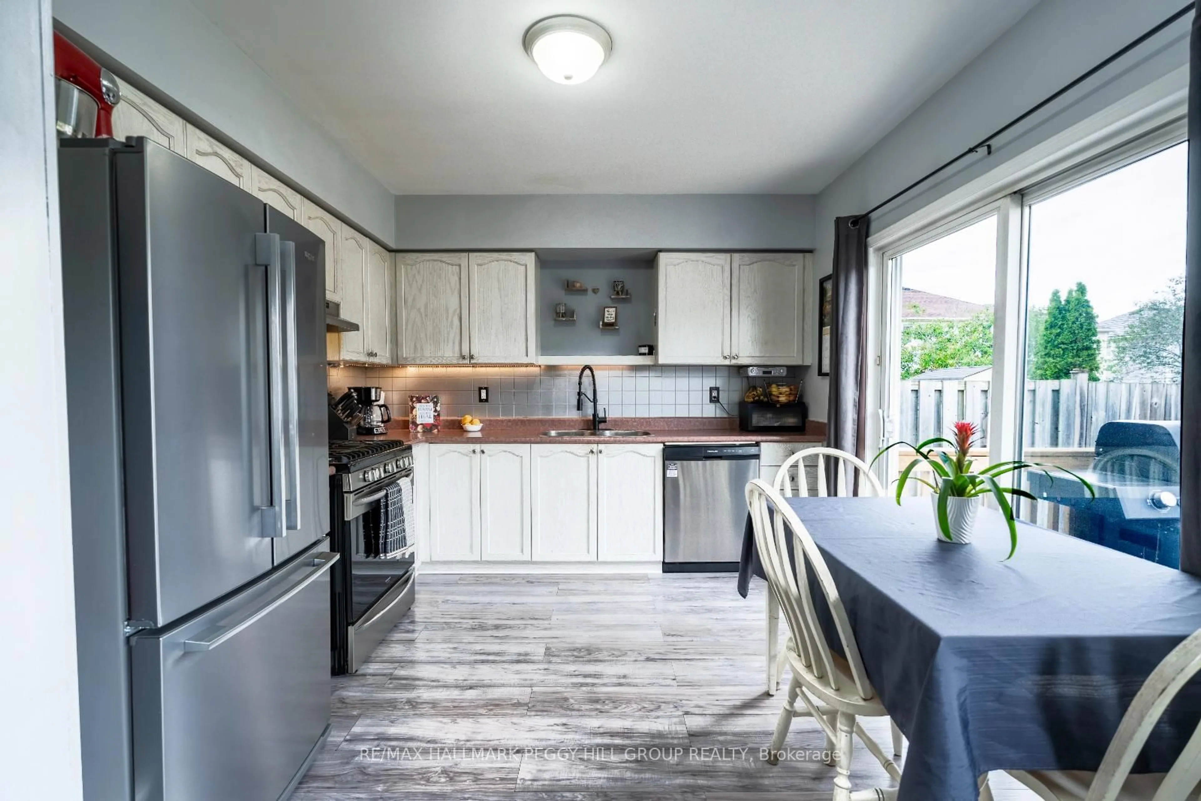 Open concept kitchen, unknown for 10 Truax Cres, Essa Ontario L3W 0B9