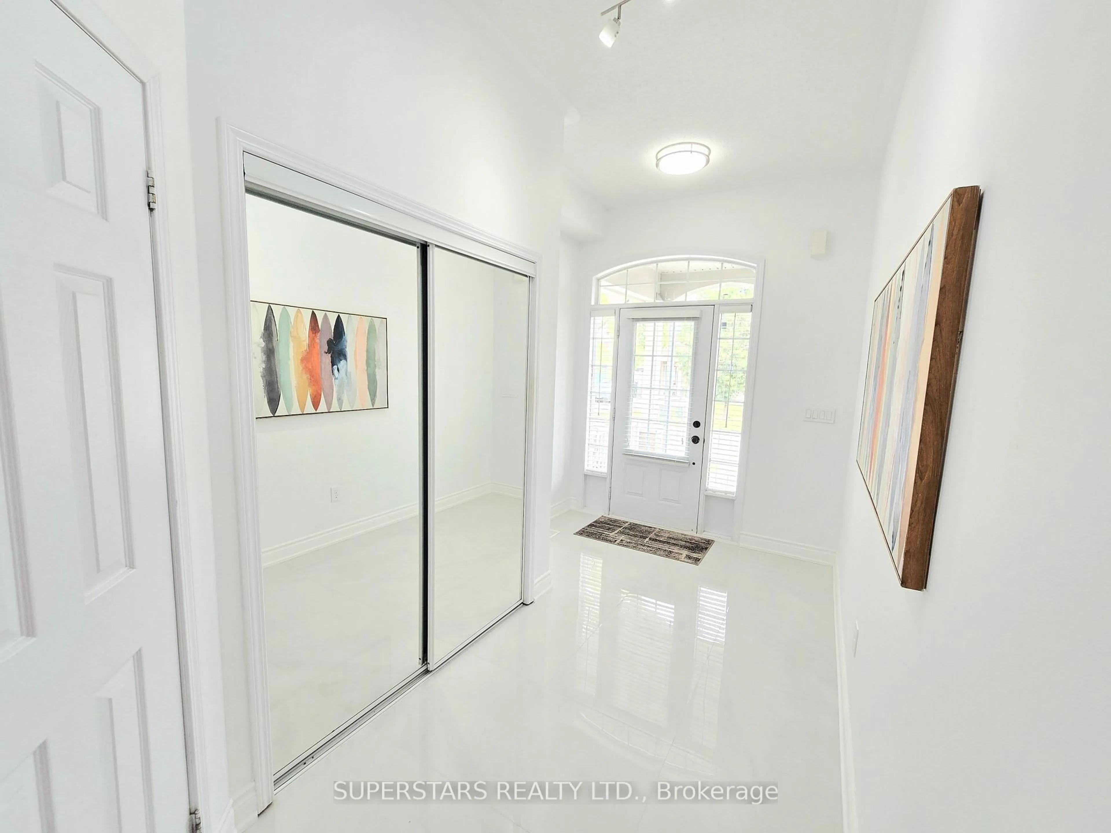 Indoor foyer for 50 Macadam Rd, Markham Ontario L6E 2C1
