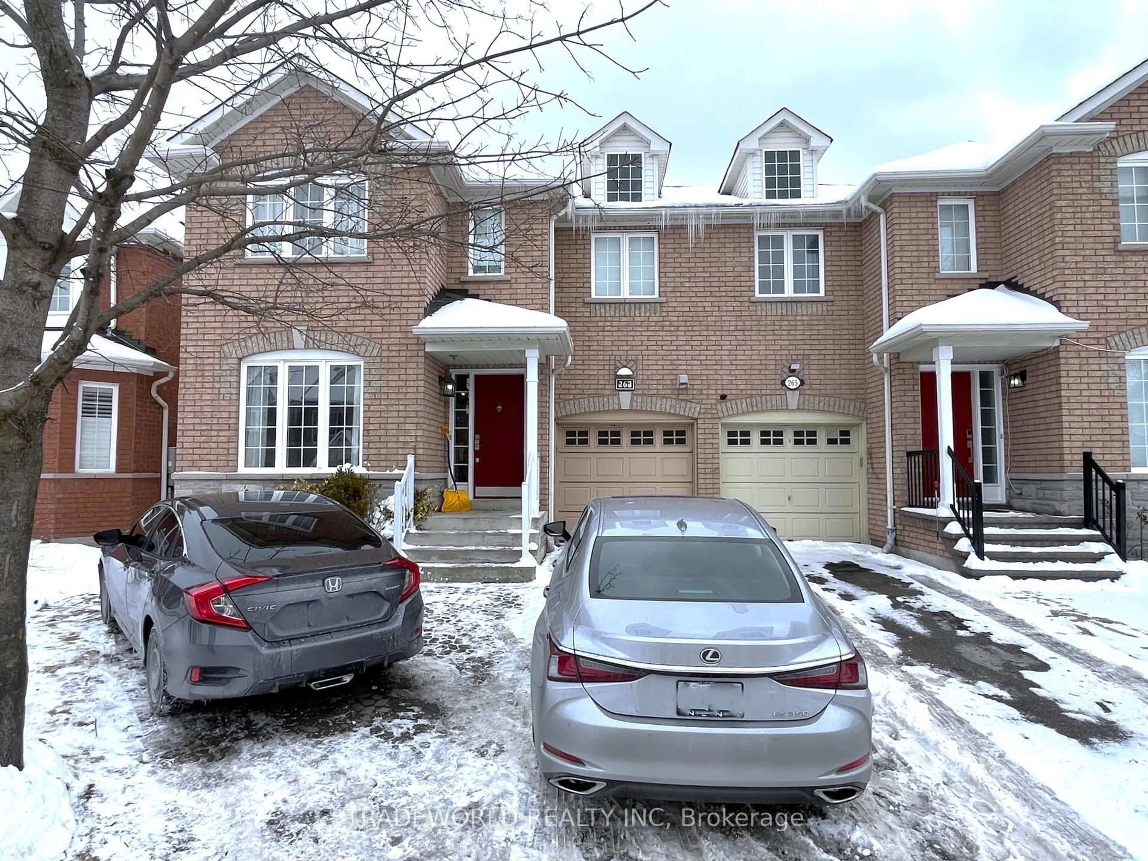 A pic from outside/outdoor area/front of a property/back of a property/a pic from drone, street for 267 Flagstone Way, Newmarket Ontario L3X 2Y1
