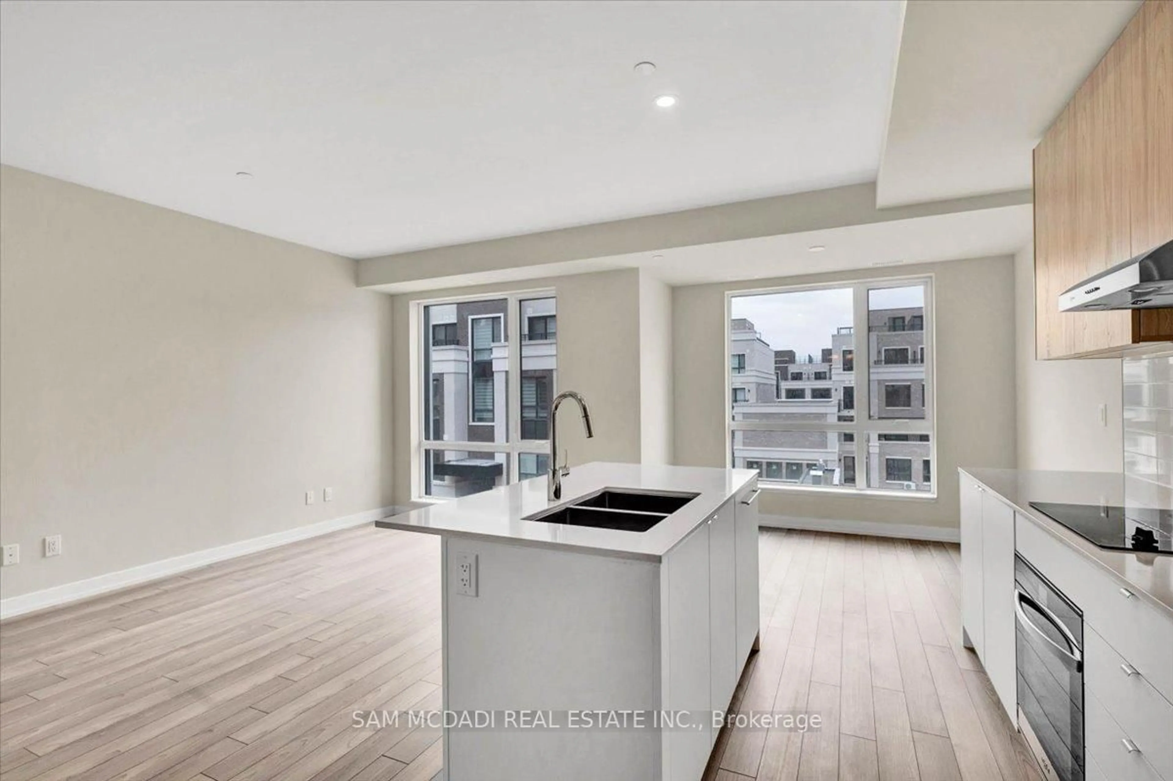 Open concept kitchen, unknown for 6 Red Squirrel Lane #C301, Richmond Hill Ontario L4S 0P5