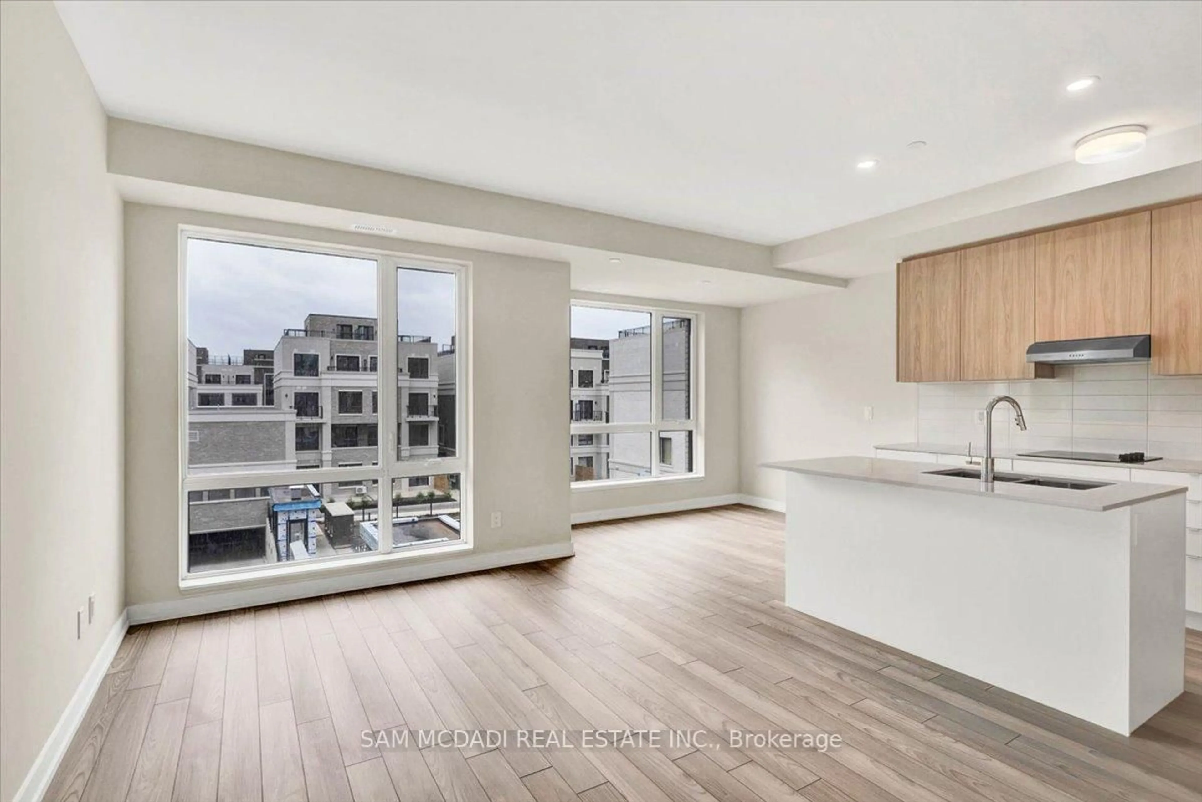 Open concept kitchen, unknown for 6 Red Squirrel Lane #C301, Richmond Hill Ontario L4S 0P5