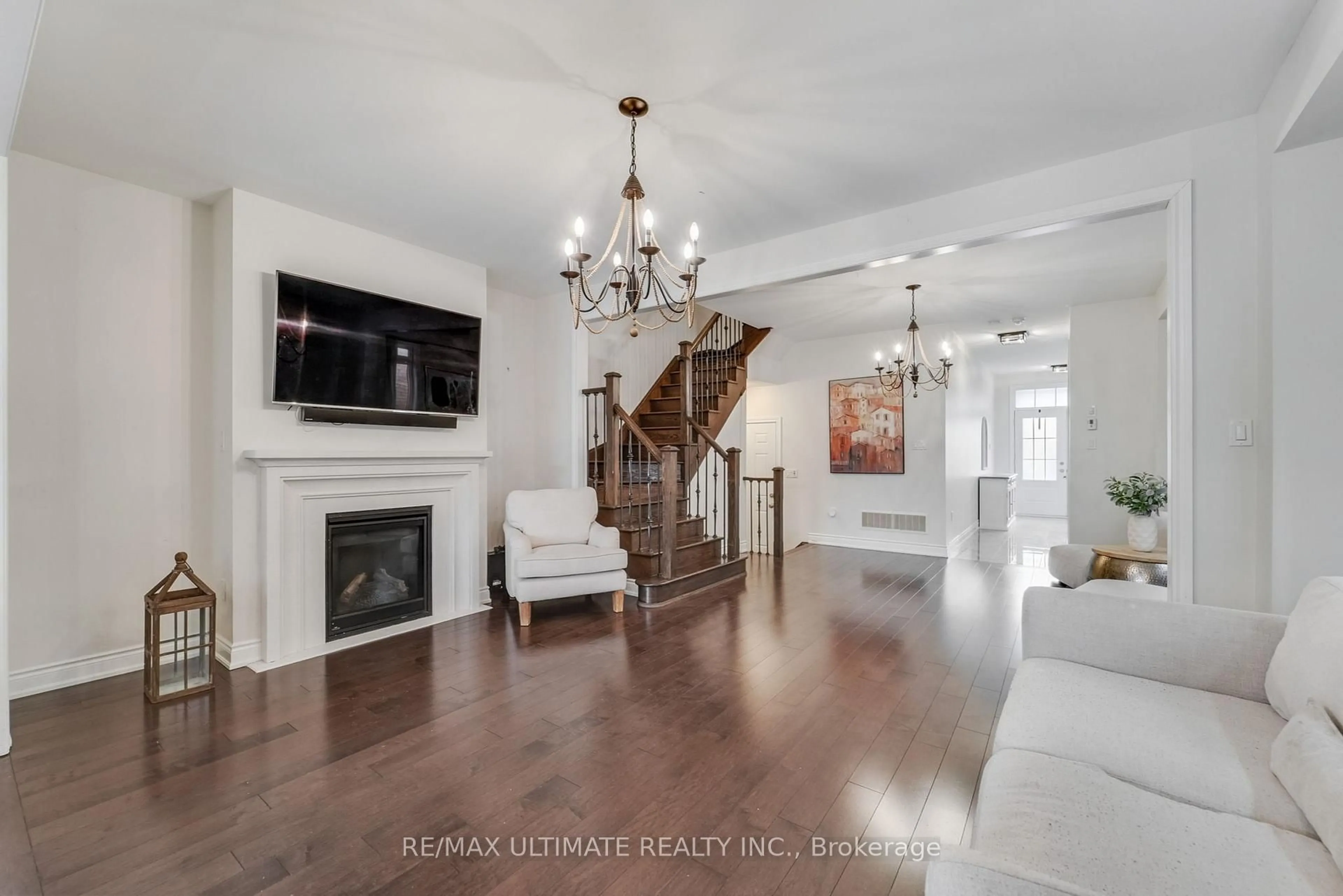 Living room with furniture, unknown for 37 Zenith Ave, Vaughan Ontario L4H 4K9