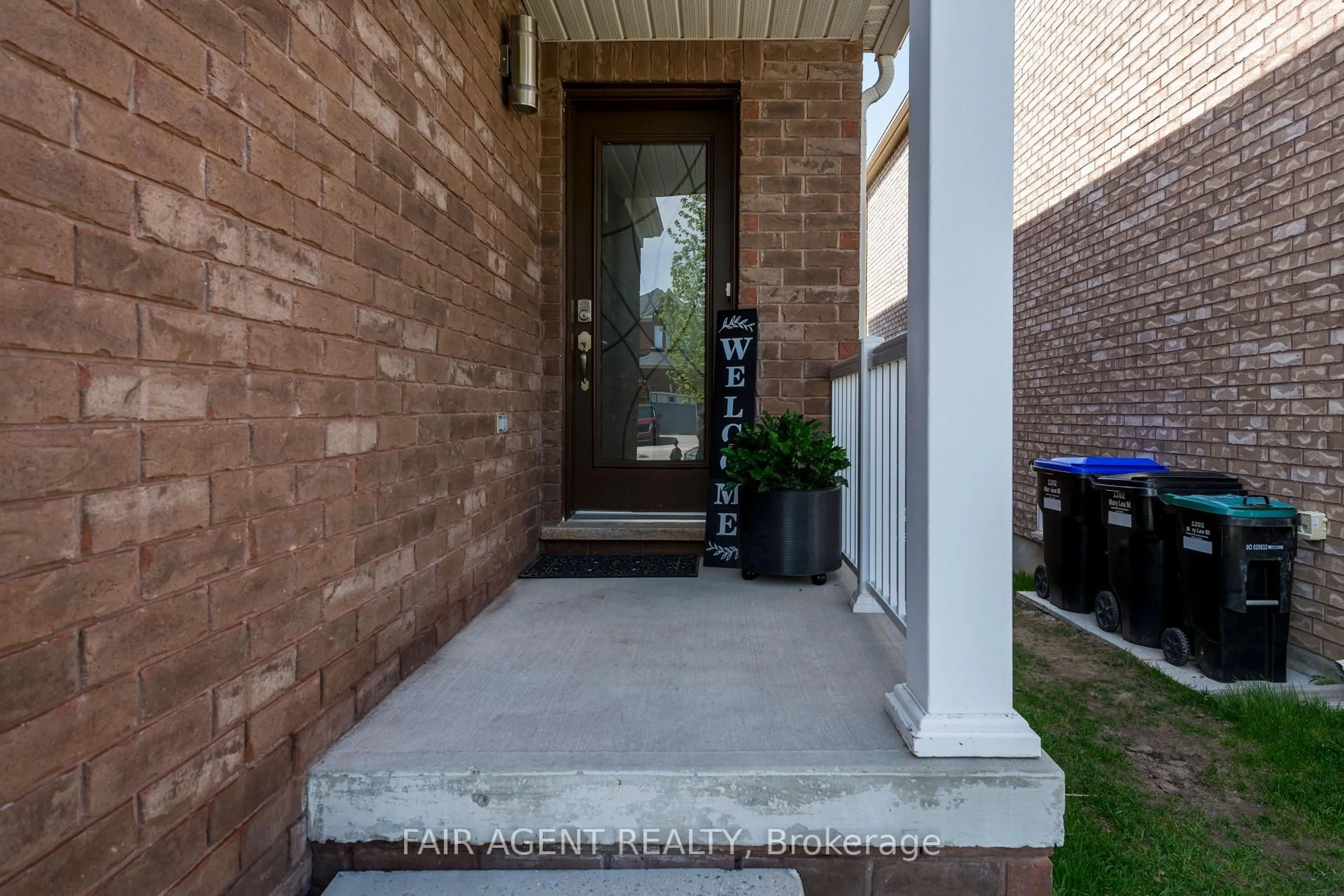 Unknown for 1204 Mary-Lou St, Innisfil Ontario L9S 0C1