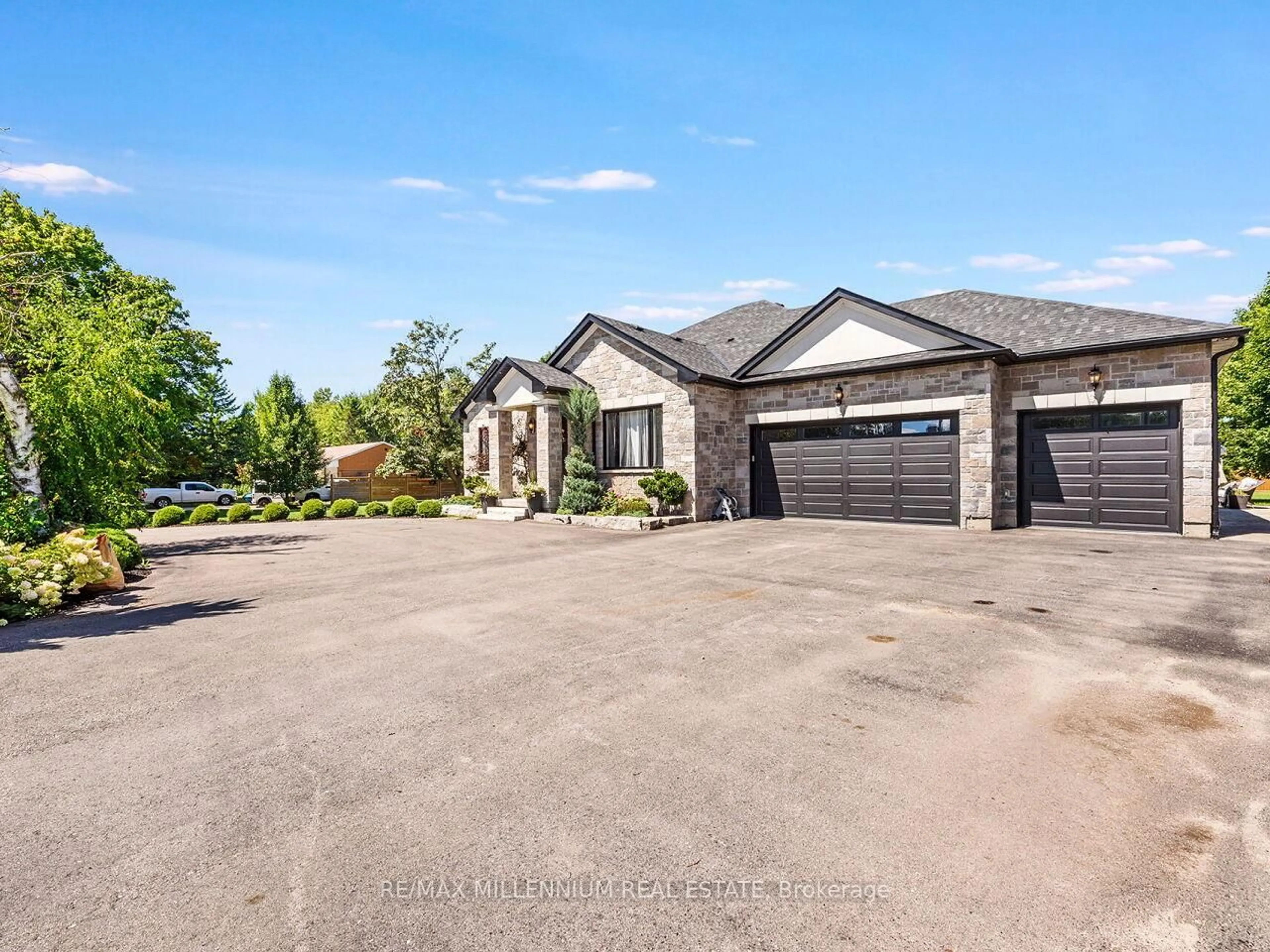A pic from outside/outdoor area/front of a property/back of a property/a pic from drone, street for 3392 LINE 13, Bradford West Gwillimbury Ontario L0L 1L0