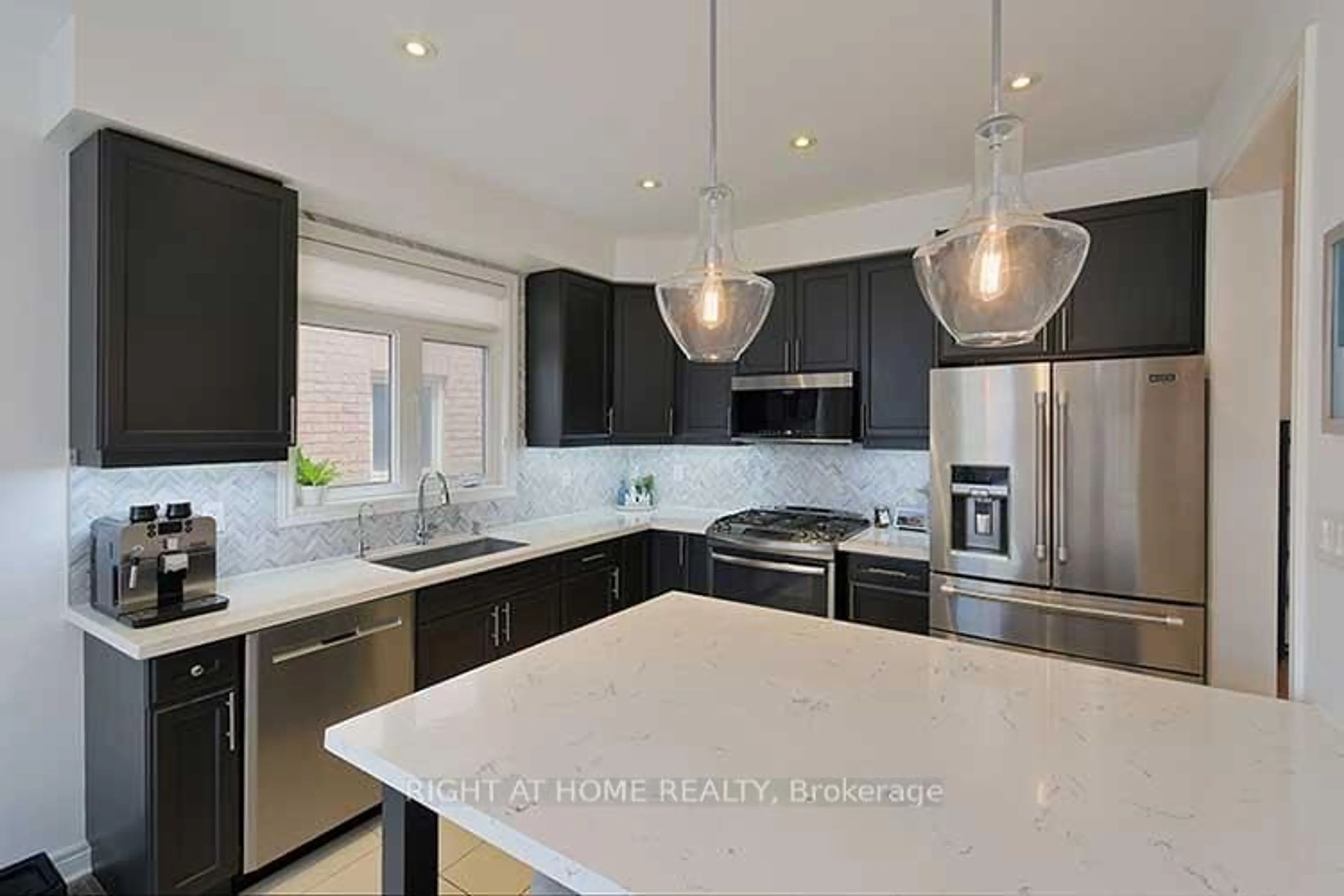 Contemporary kitchen, ceramic/tile floor for 159 McDonnell Cres, Bradford West Gwillimbury Ontario L3Z 0T8