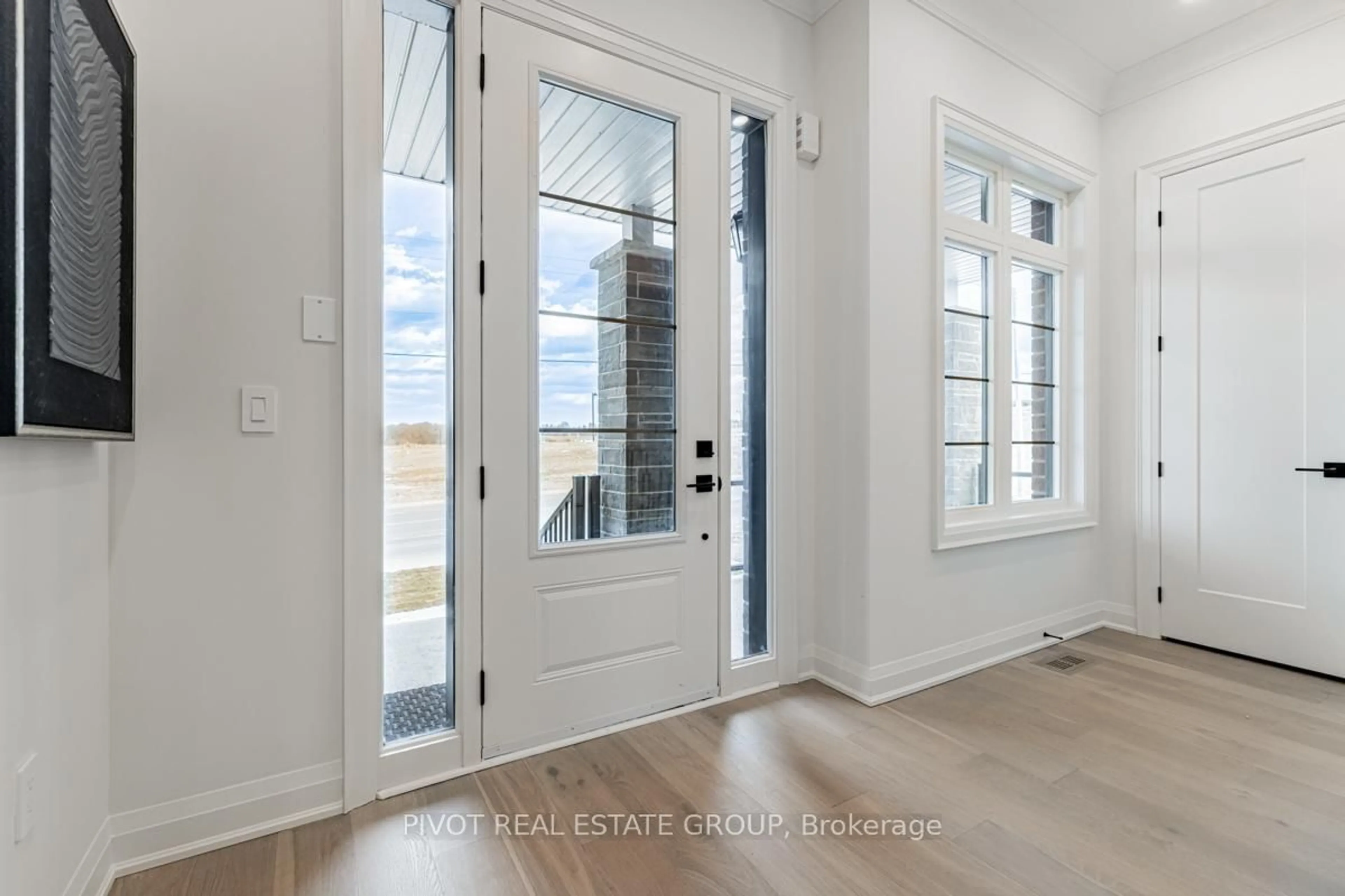 Indoor entryway for 5 Rowe St, Bradford West Gwillimbury Ontario L3Z 4M9