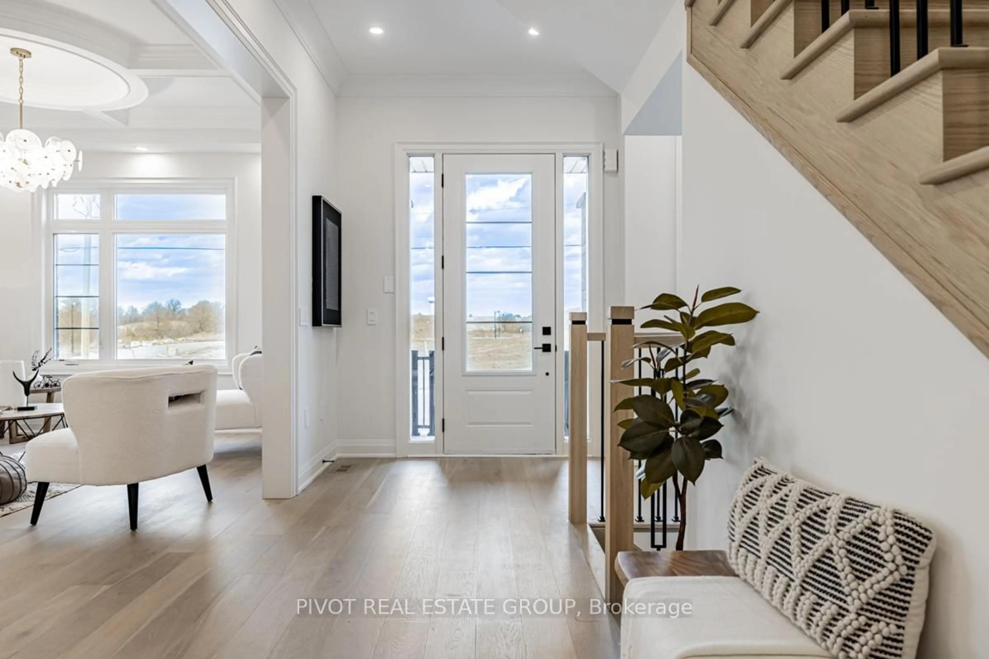 Indoor entryway for 5 Rowe St, Bradford West Gwillimbury Ontario L3Z 4M9