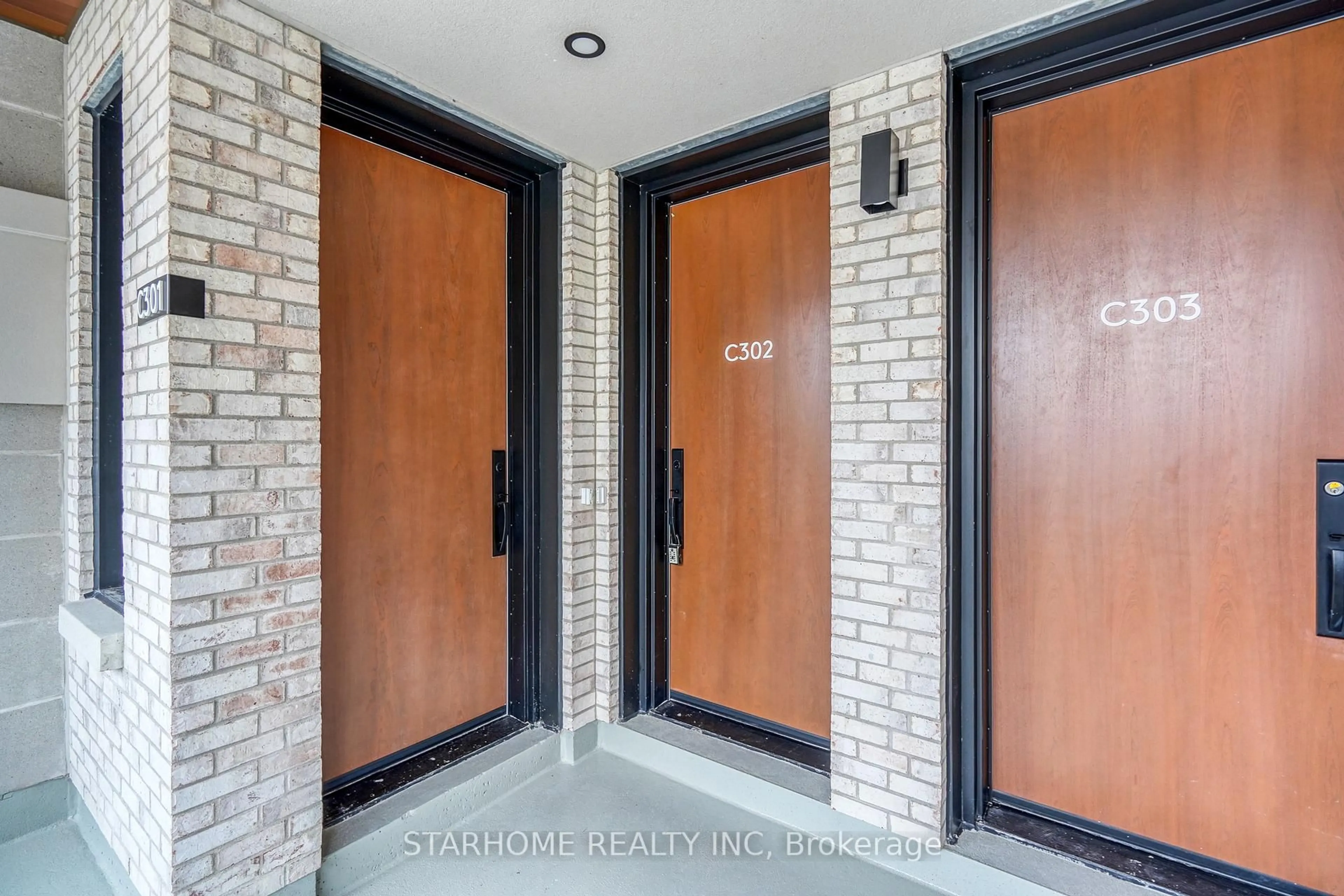 Indoor entryway for 6 Red Squirrel Lane #C302, Richmond Hill Ontario L4S 0P5