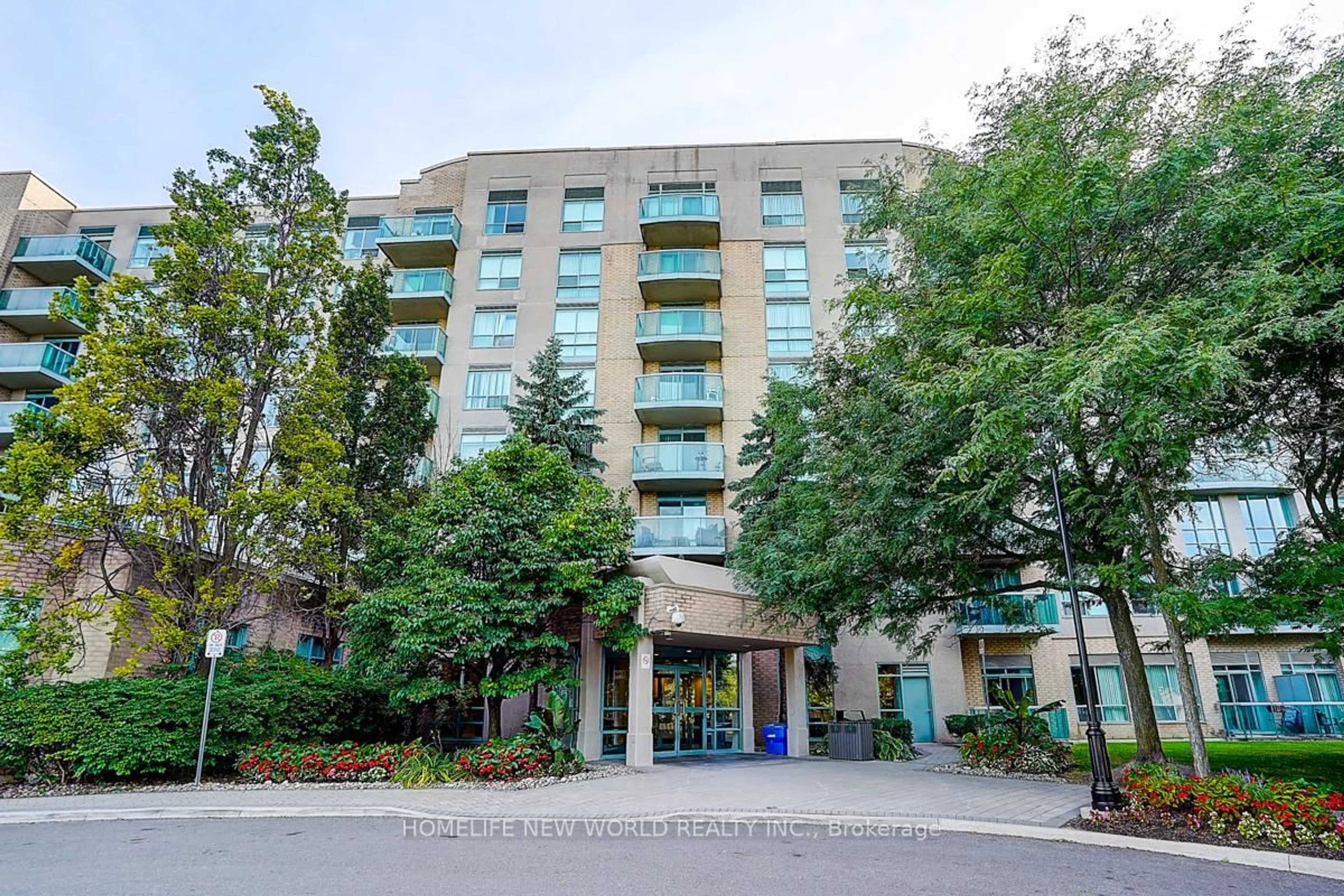 Indoor foyer for 3 Ellesmere St #623, Richmond Hill Ontario L4B 4N2