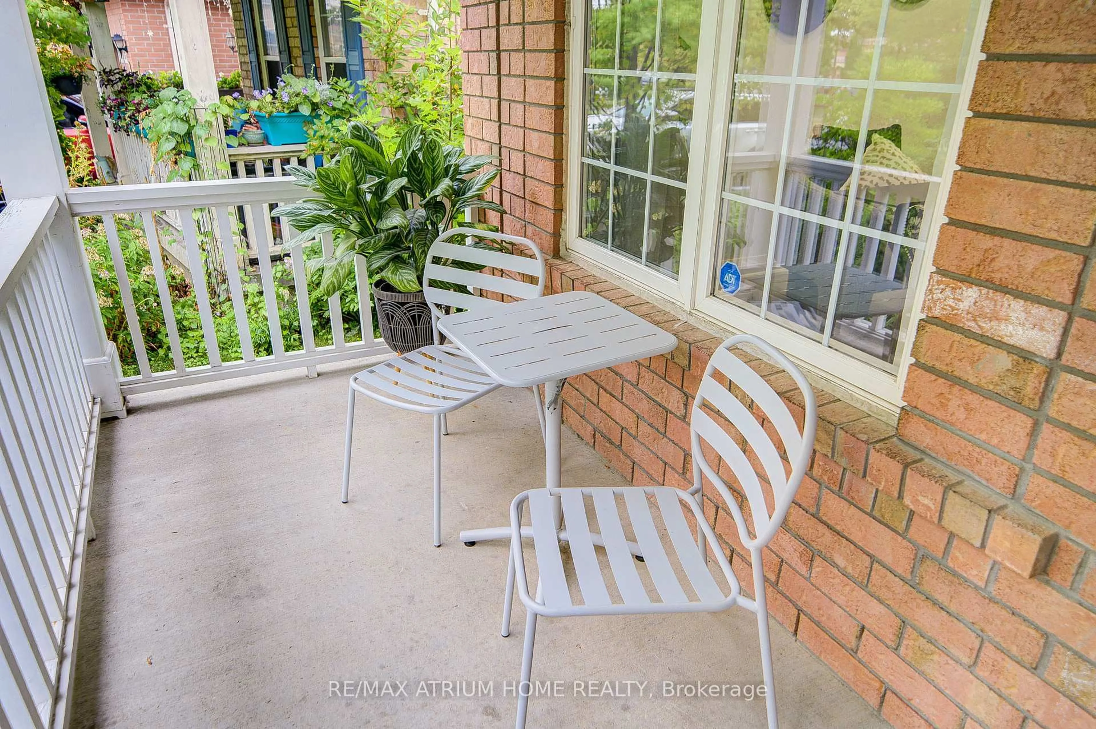 Patio, street for 37 Landsdown Cres, Markham Ontario L6E 1M6