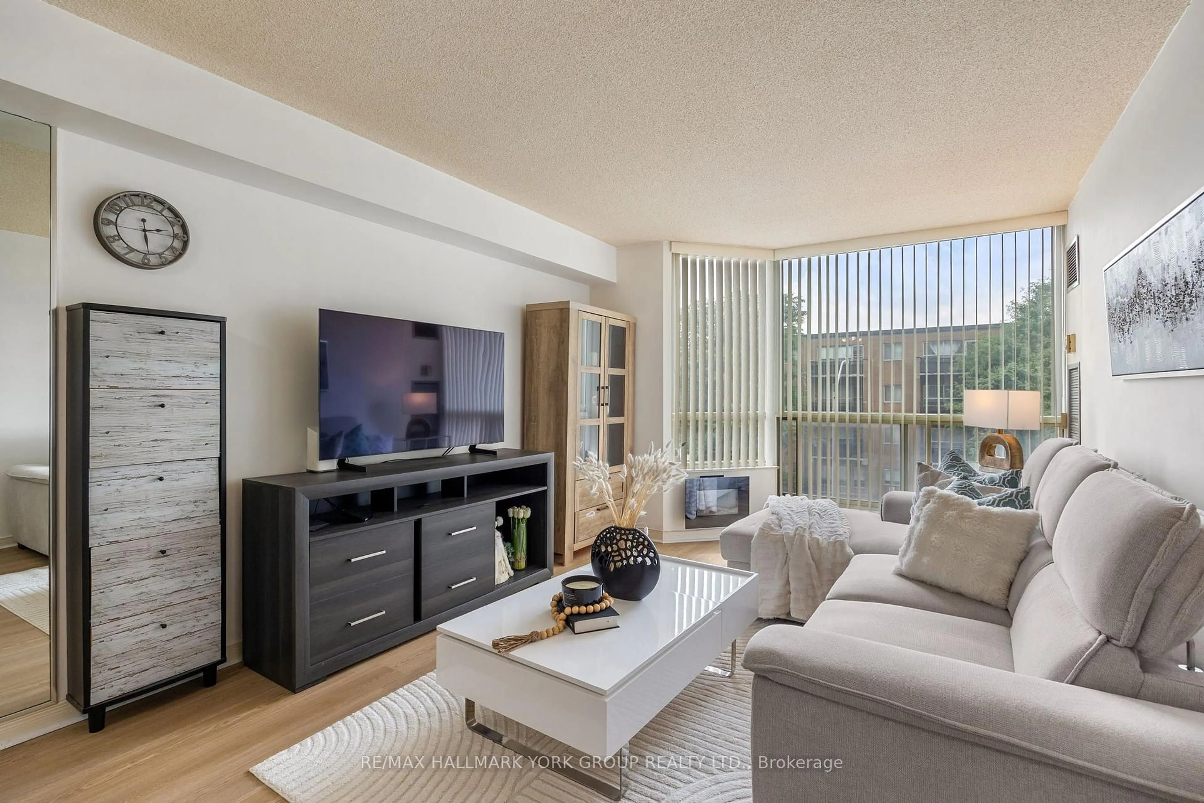 Living room with furniture, unknown for 309 Major Mackenzie Dr #301, Richmond Hill Ontario L4C 9V5