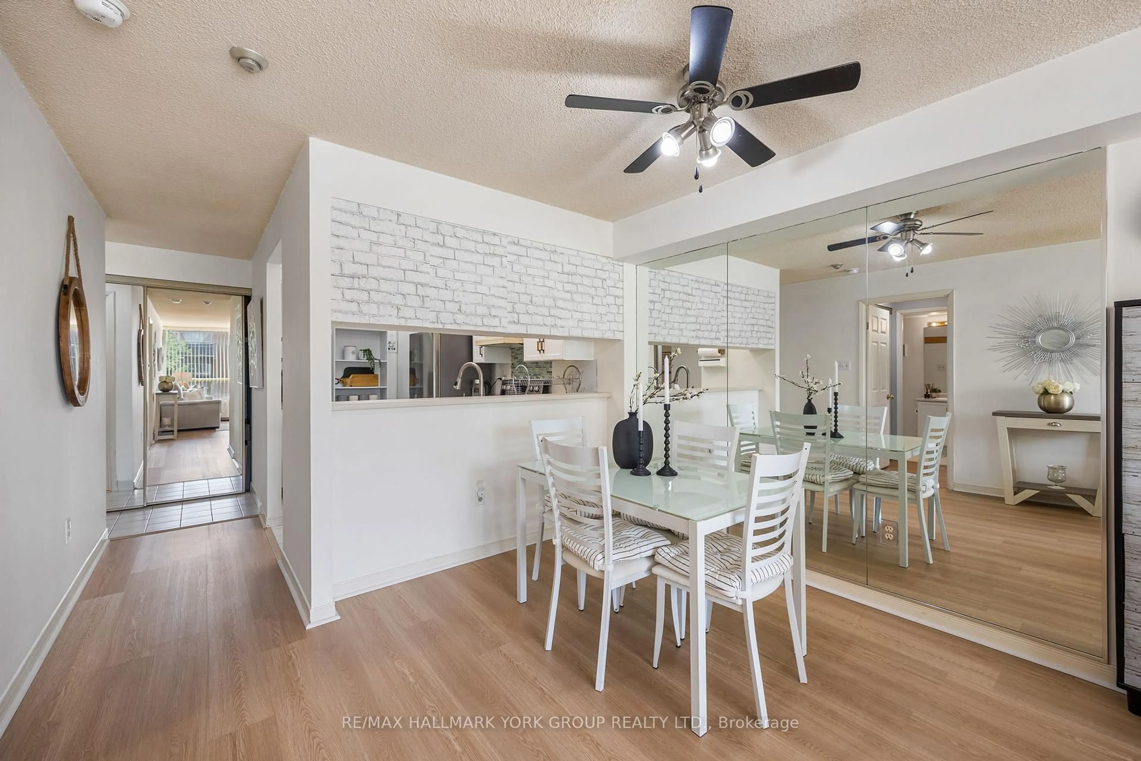 Open concept kitchen, unknown for 309 Major Mackenzie Dr #301, Richmond Hill Ontario L4C 9V5