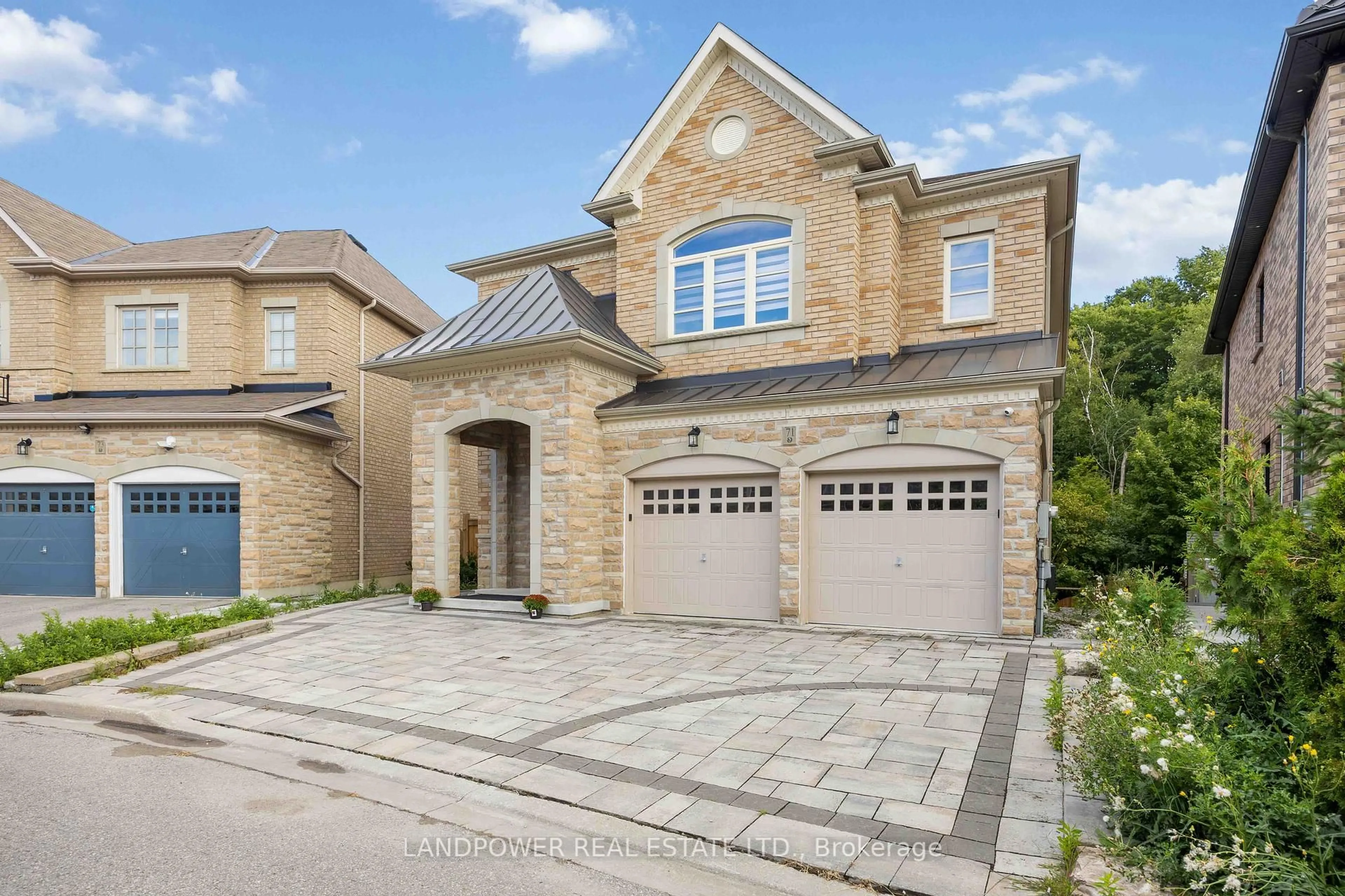 Home with brick exterior material, street for 71 Meadowsweet Lane, Richmond Hill Ontario L4E 1B9
