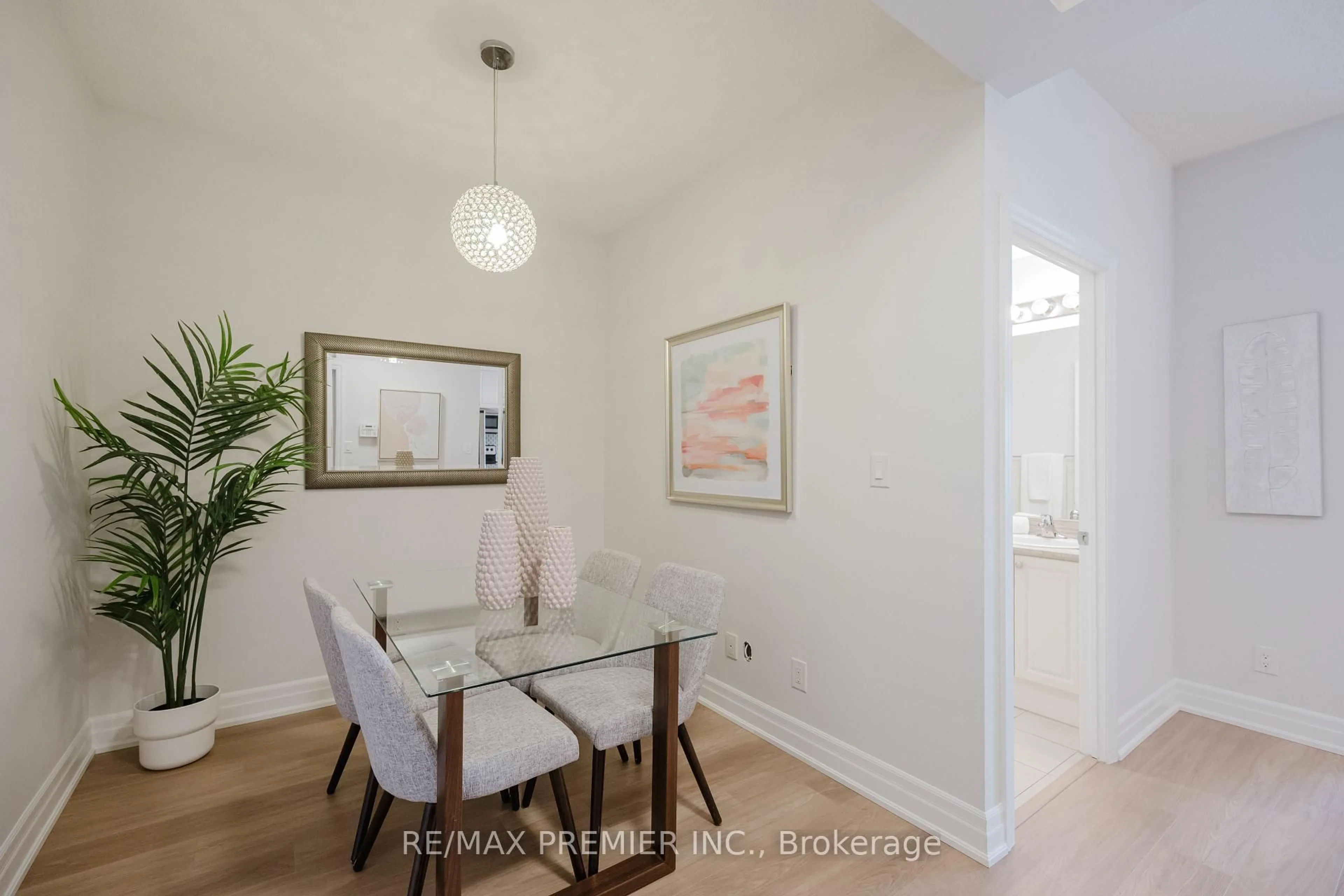 Dining room, unknown for 111 Civic Square Gate #215, Aurora Ontario L4G 0S6