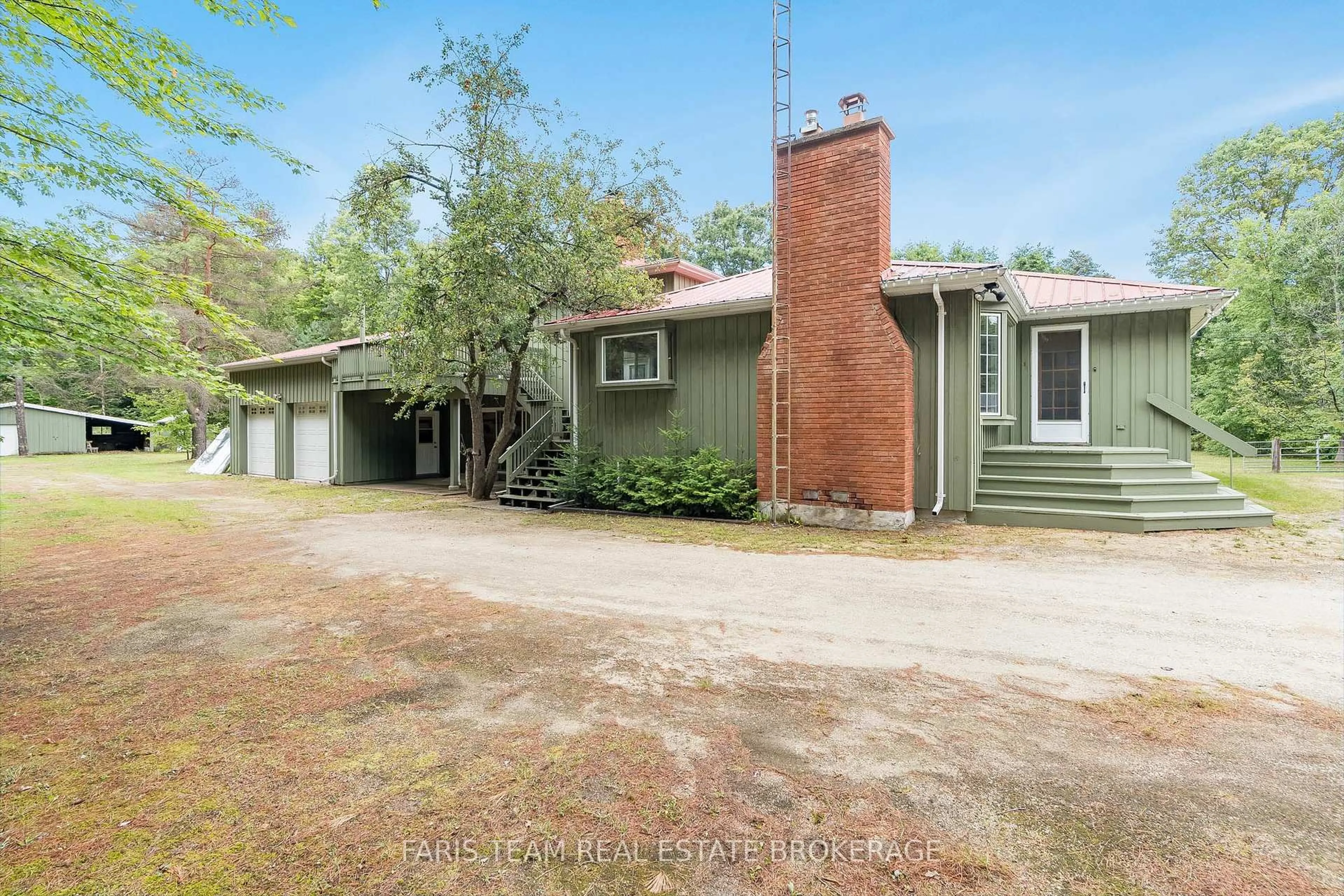 A pic from outside/outdoor area/front of a property/back of a property/a pic from drone, street for 223 Denney Dr, Essa Ontario L3W 0T9