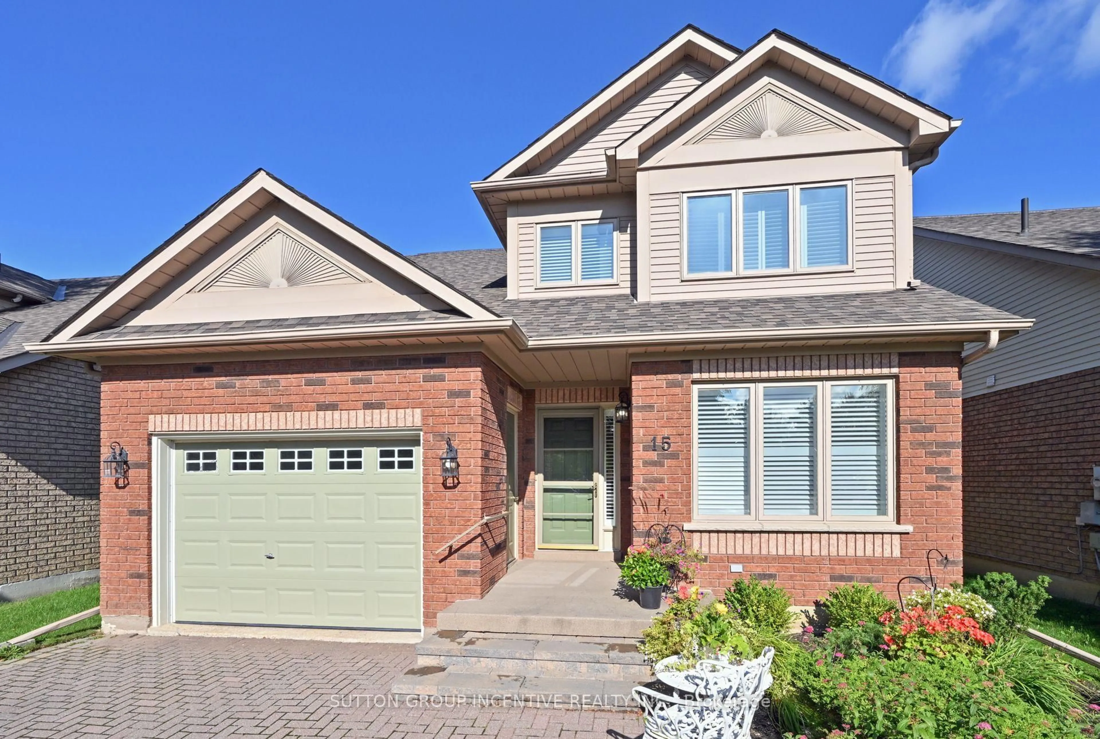 Home with brick exterior material, street for 15 SUNSET Blvd, New Tecumseth Ontario L9R 1Y8