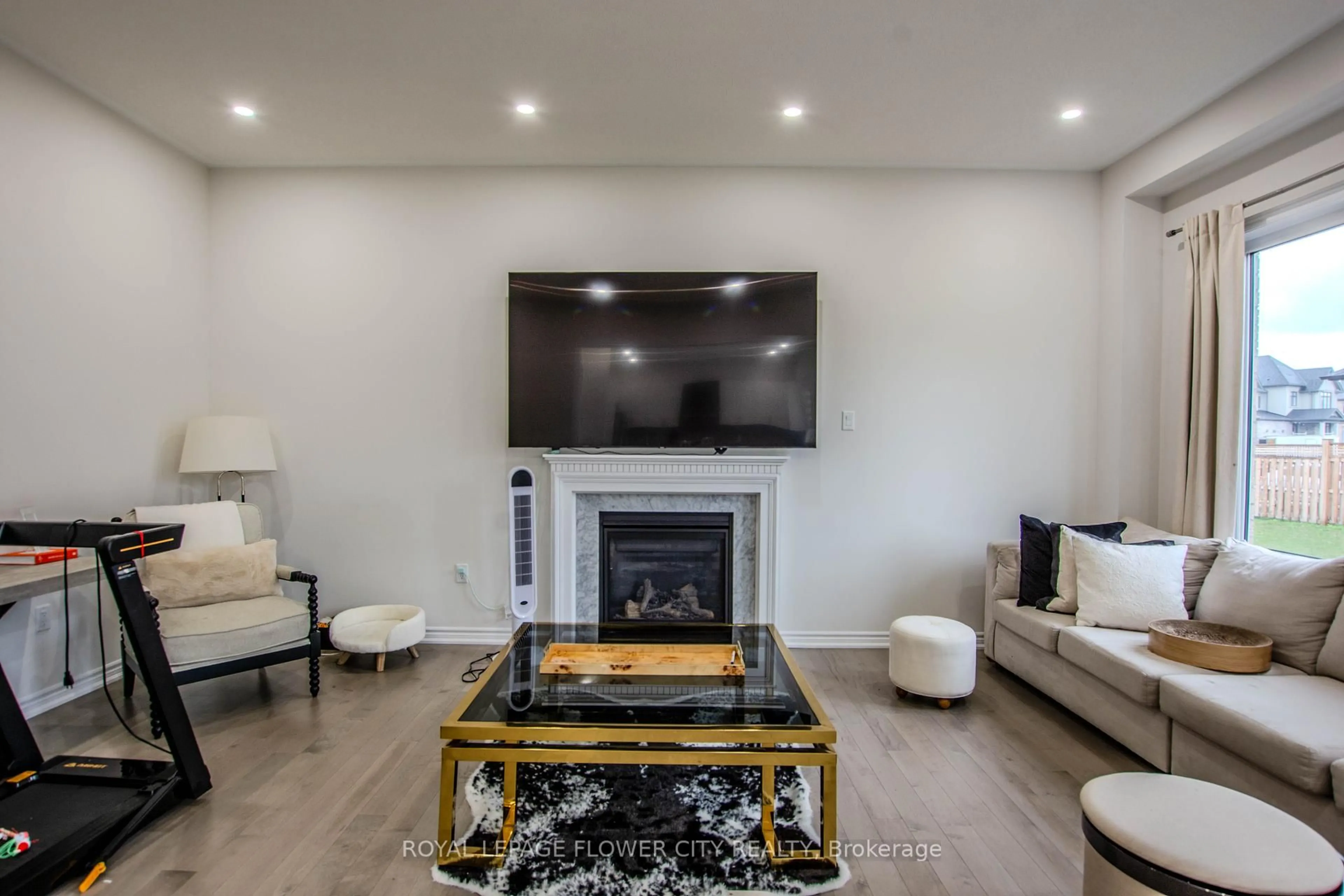 Home theater for 1114 Wickham Rd, Innisfil Ontario L9S 0P8