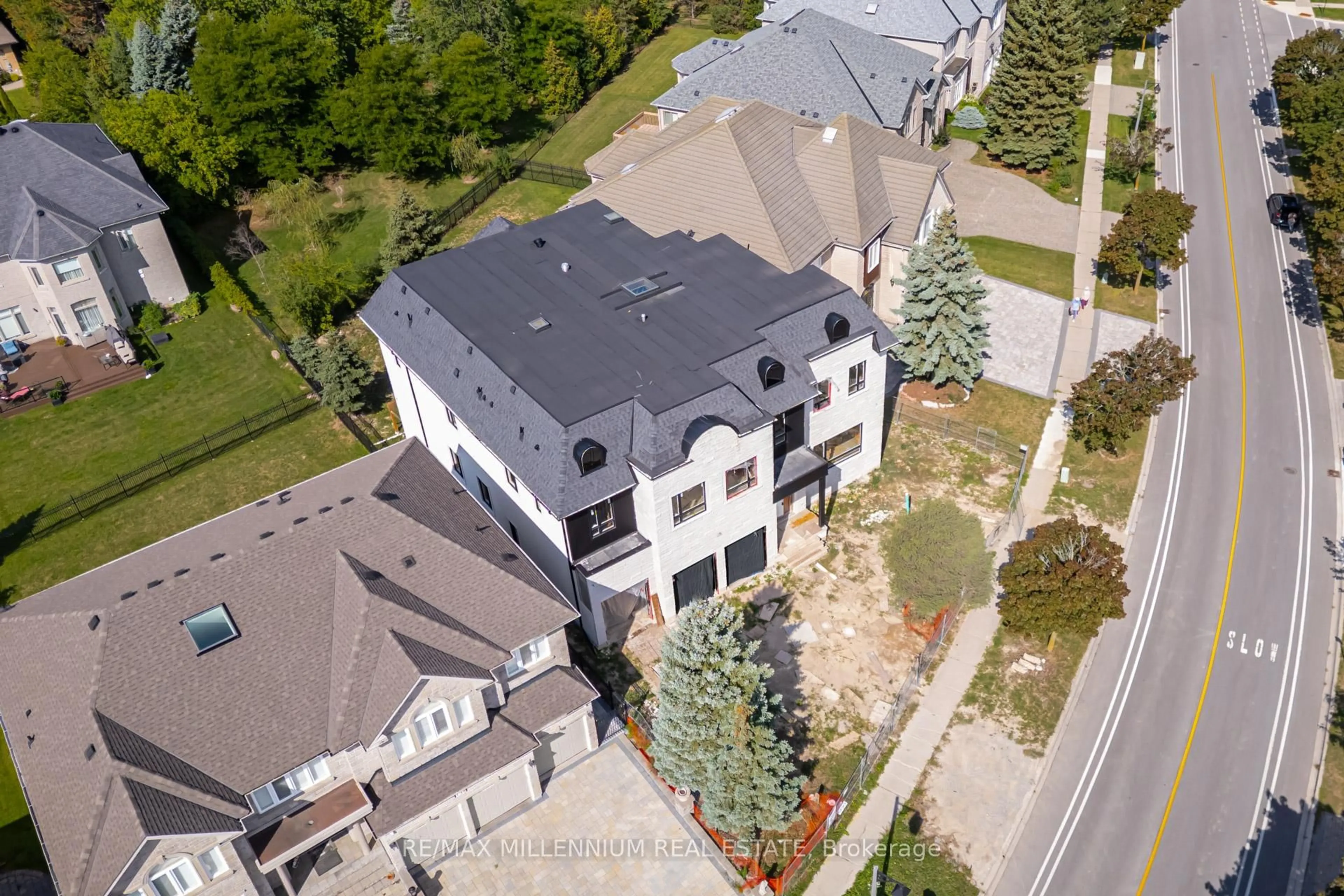 A pic from outside/outdoor area/front of a property/back of a property/a pic from drone, unknown for 136 Boake Tr, Richmond Hill Ontario L4B 3V8