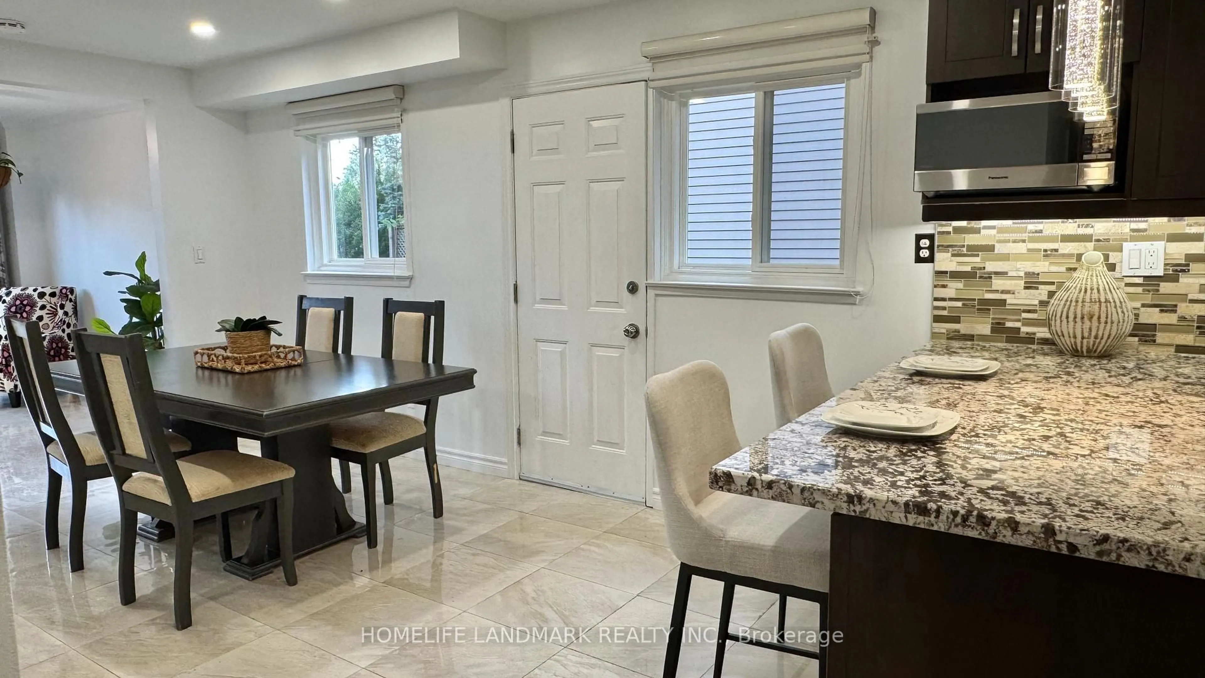 Open concept kitchen, ceramic/tile floor for 160 Snowshoe Cres, Markham Ontario L3T 4M9