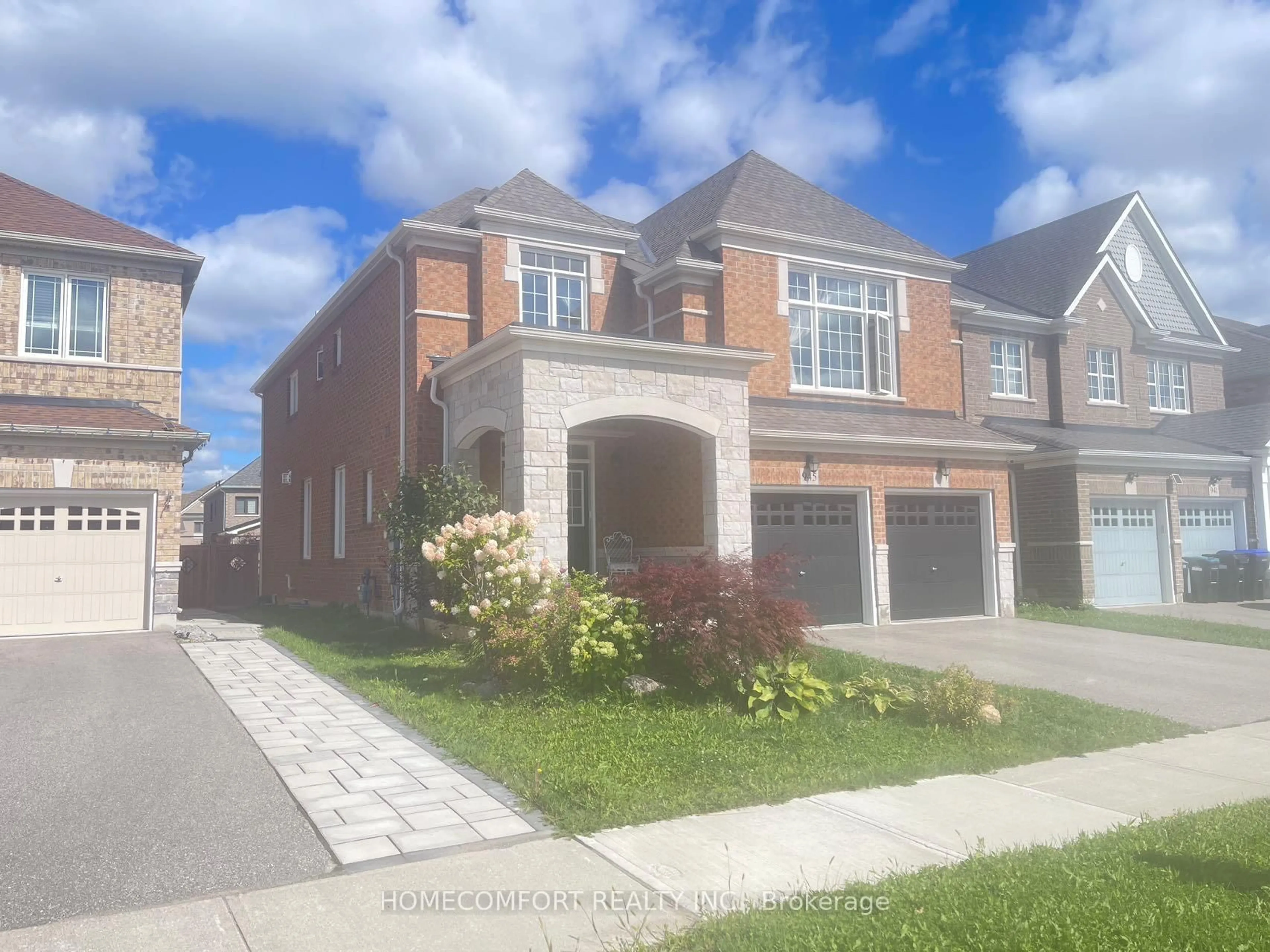 Home with brick exterior material, street for 945 Langford Blvd, Bradford West Gwillimbury Ontario L3Z 4J2