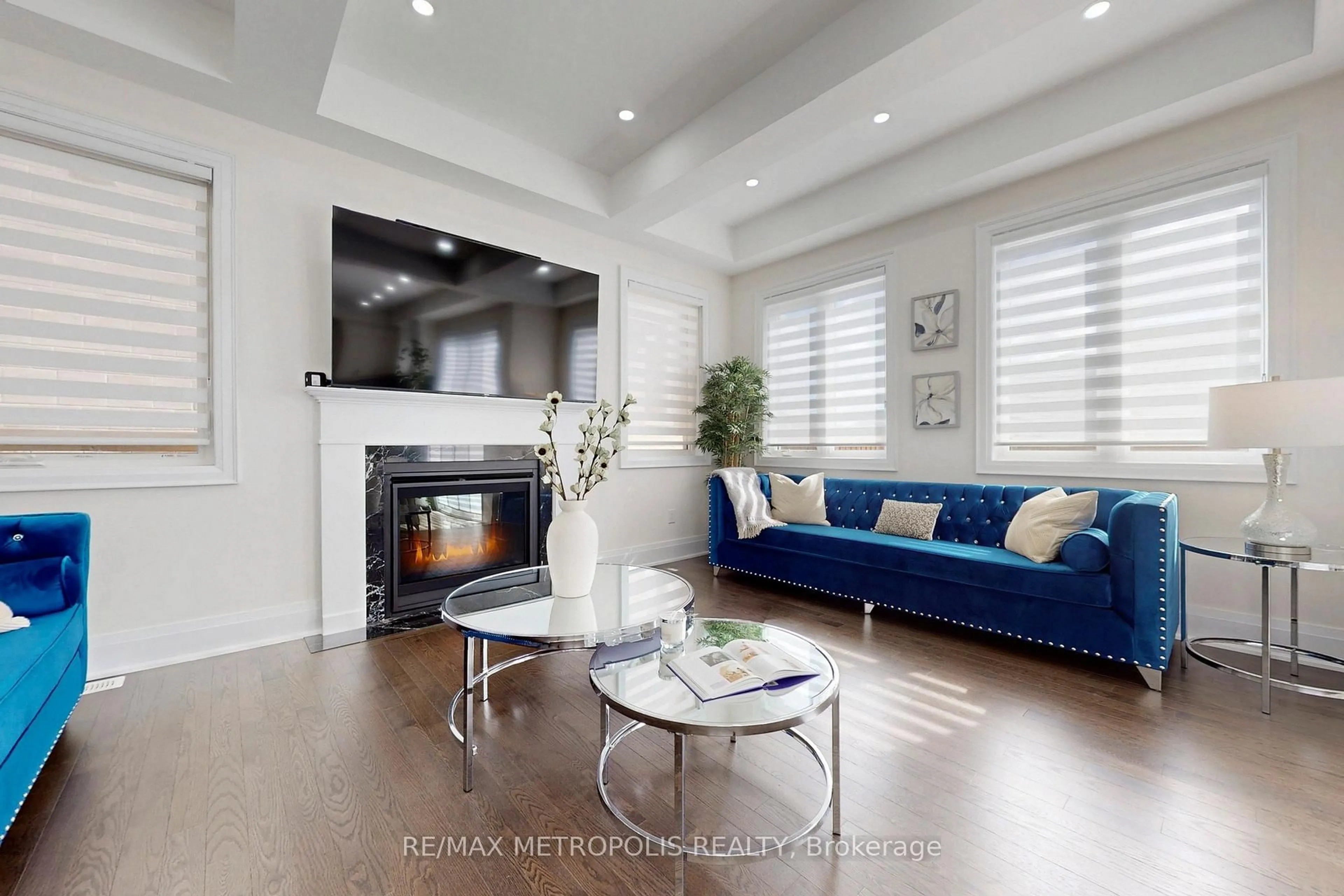 Living room with furniture, unknown for 163 Ballantyne Blvd, Vaughan Ontario L3L 0E6