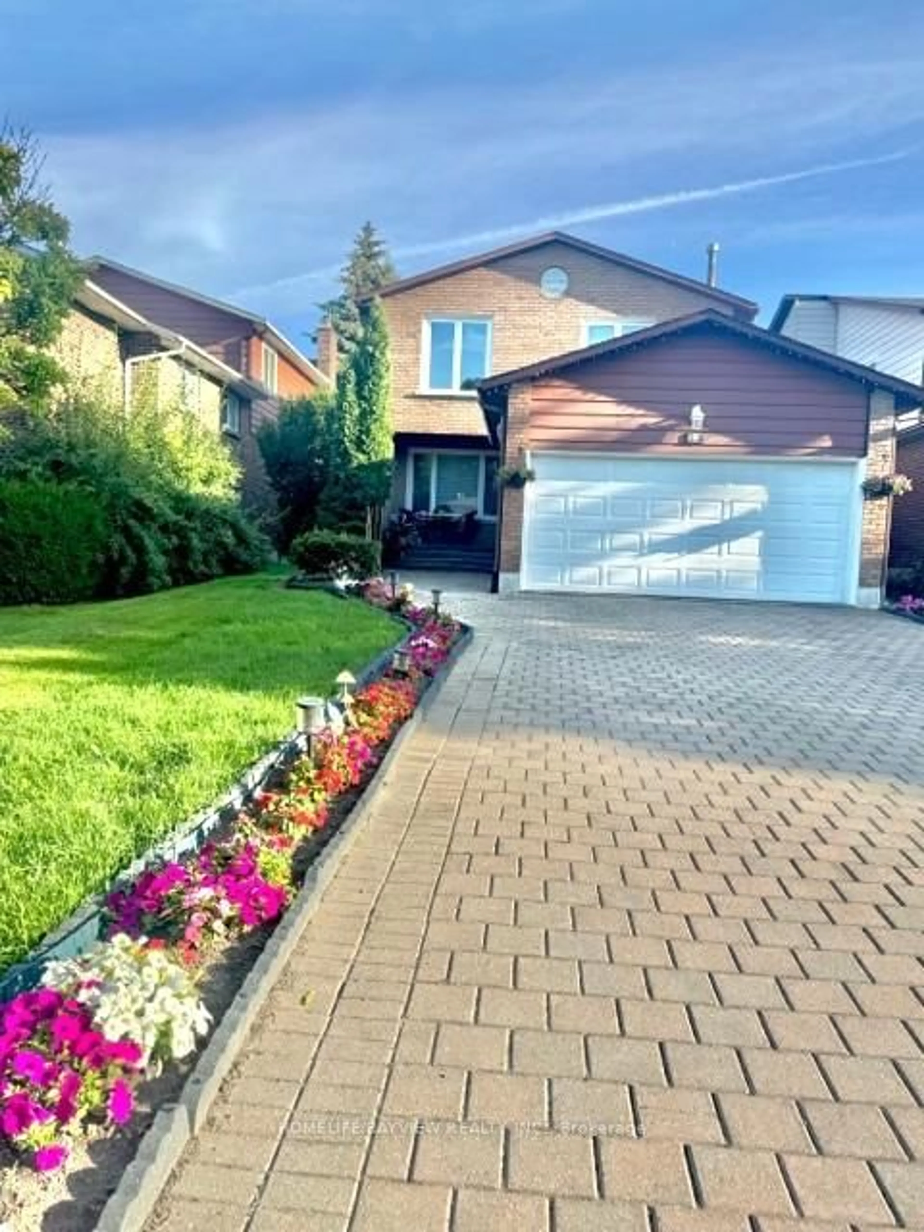 Unknown for 23 Holm Cres, Markham Ontario L3T 5M4