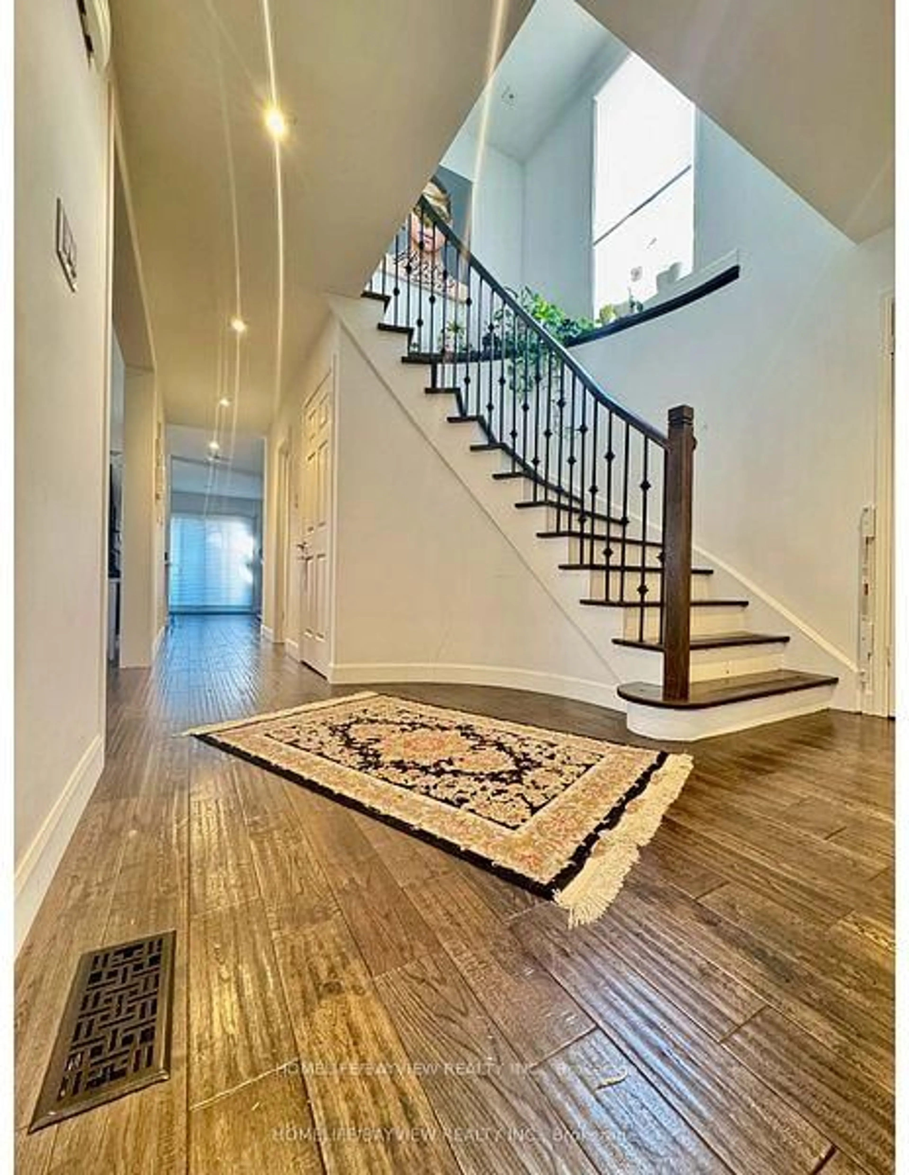 Unknown for 23 Holm Cres, Markham Ontario L3T 5M4