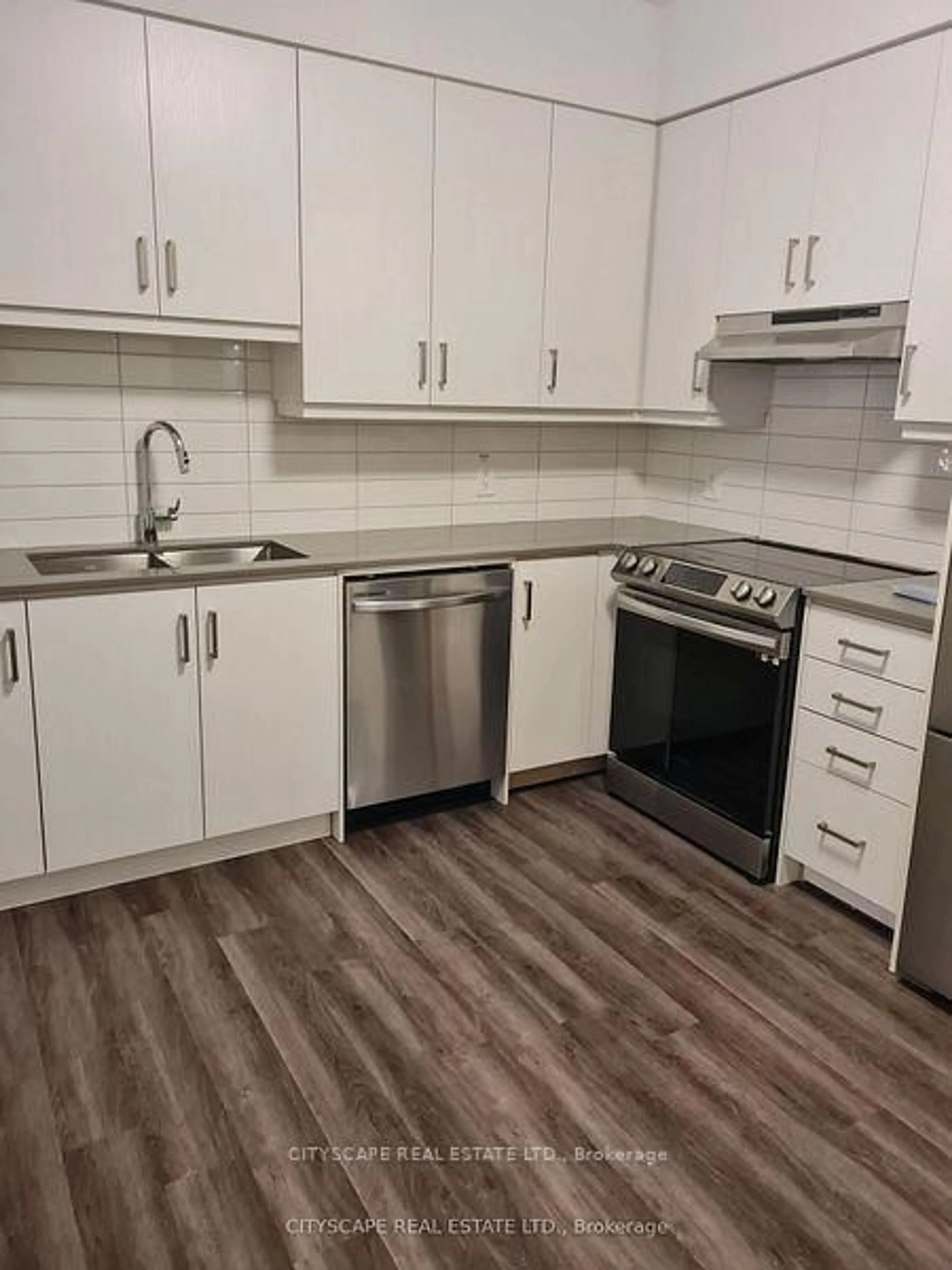 Standard kitchen, unknown for 11 Honeycrisp Cres #23, Vaughan Ontario L4K 5C3