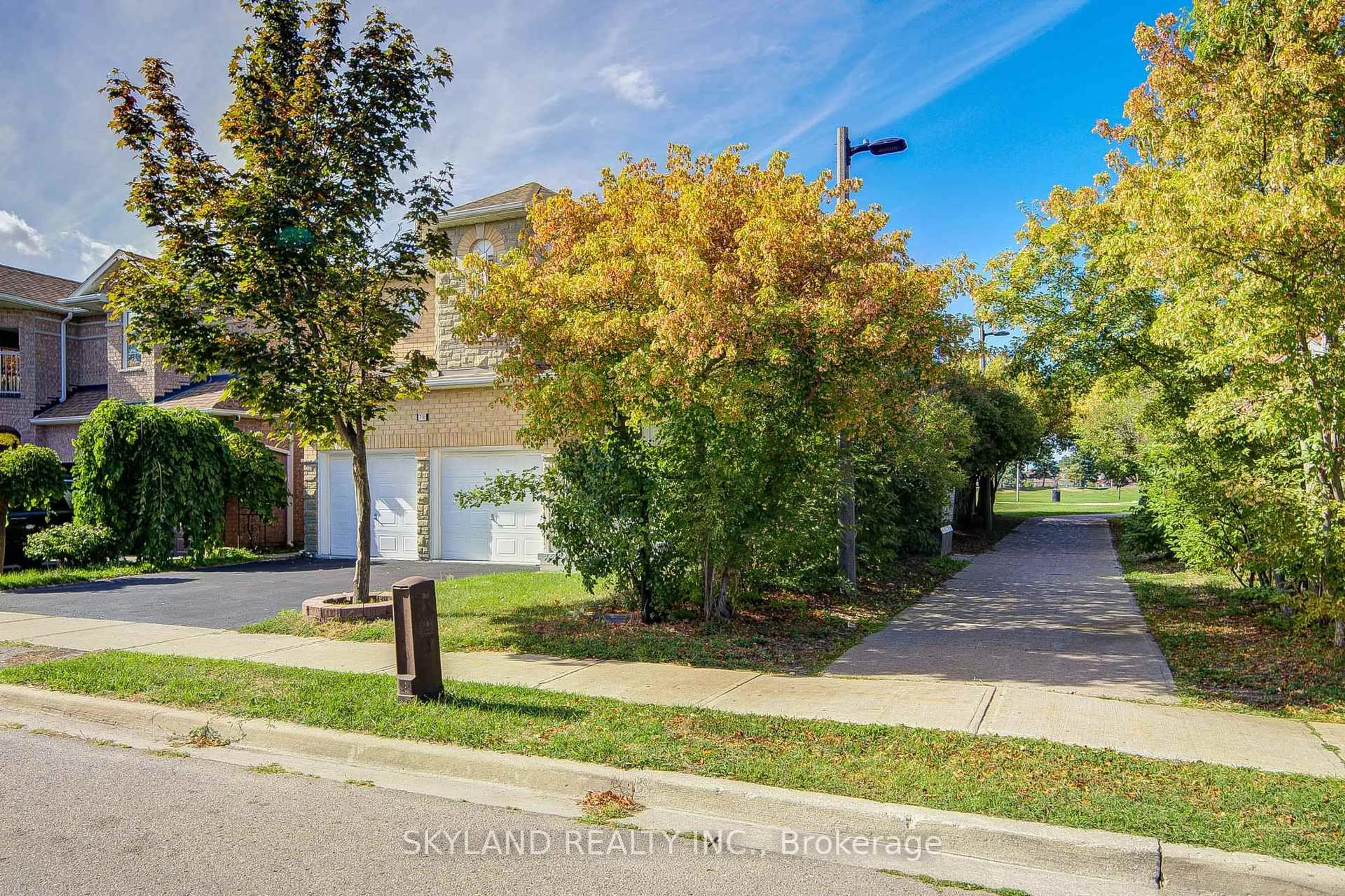 A pic from outside/outdoor area/front of a property/back of a property/a pic from drone, street for 78 Monteith Cres, Vaughan Ontario L6A 3M9