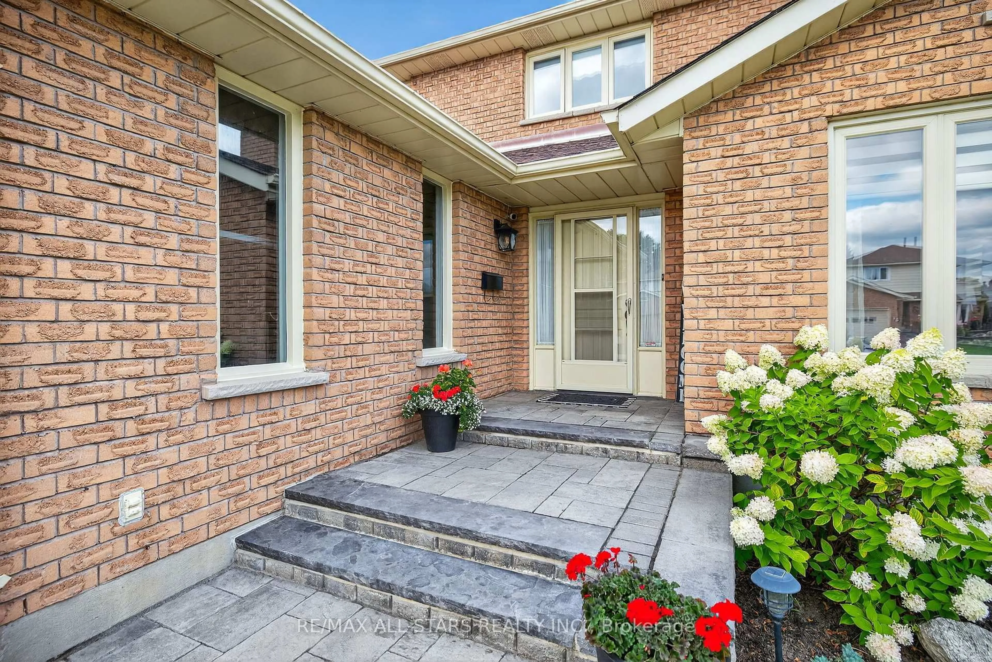 Home with brick exterior material, street for 10 Castille Cres, Georgina Ontario L4P 3K9