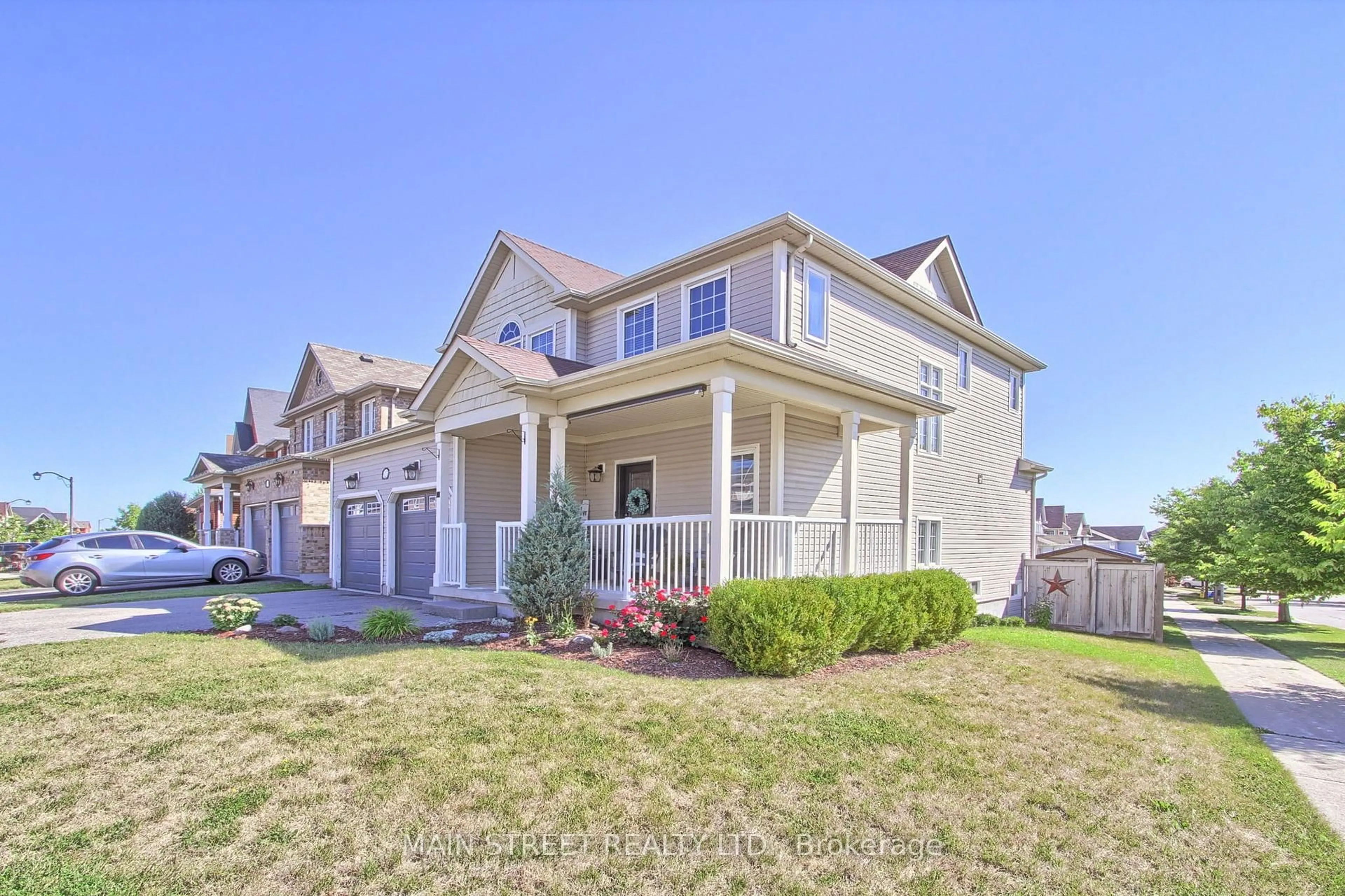 Home with vinyl exterior material, street for 123 Laurendale Ave, Georgina Ontario L4P 0C4