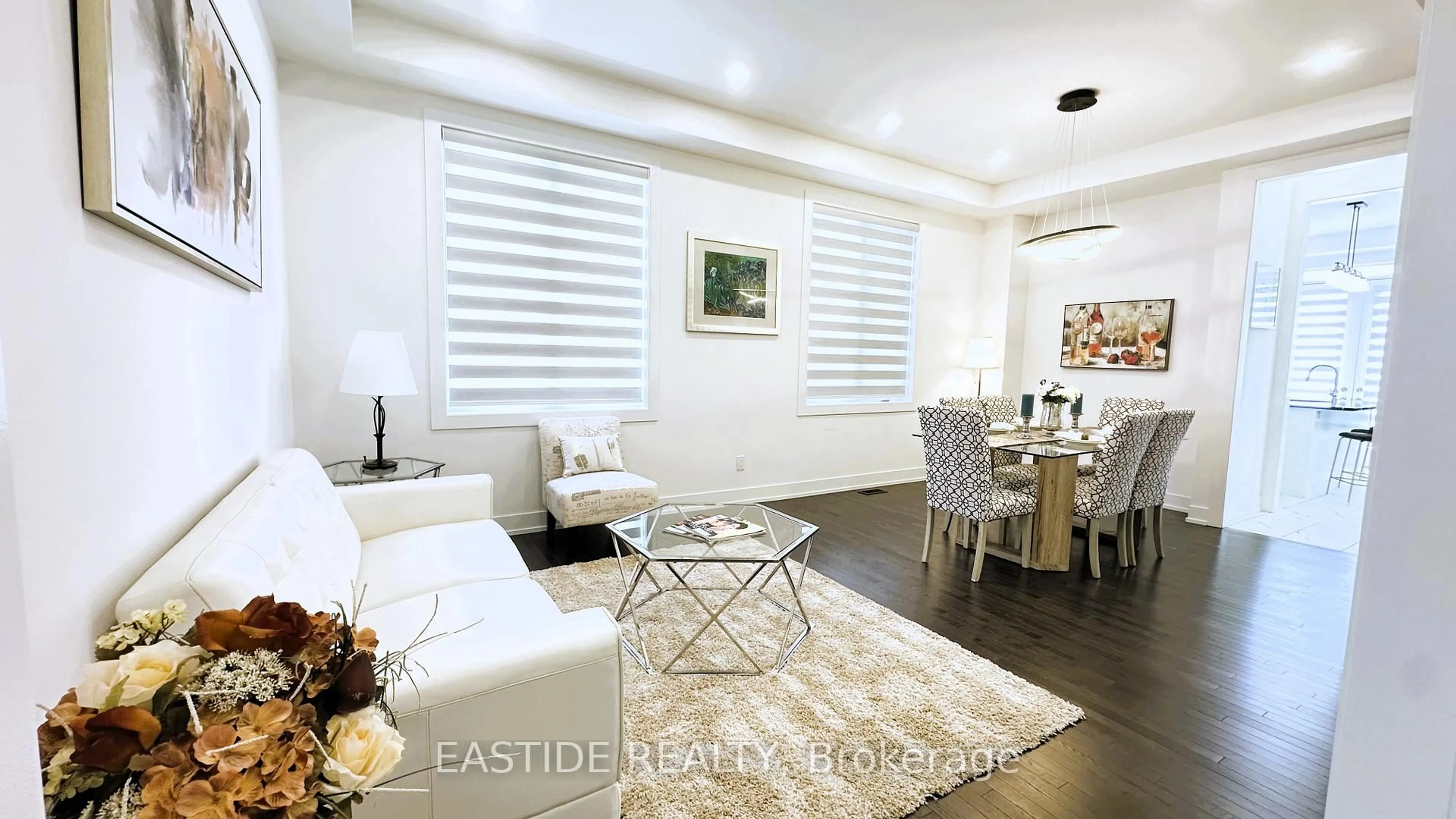 Living room with furniture, unknown for 67 Marlene Johnston Dr, East Gwillimbury Ontario L9N 1K3