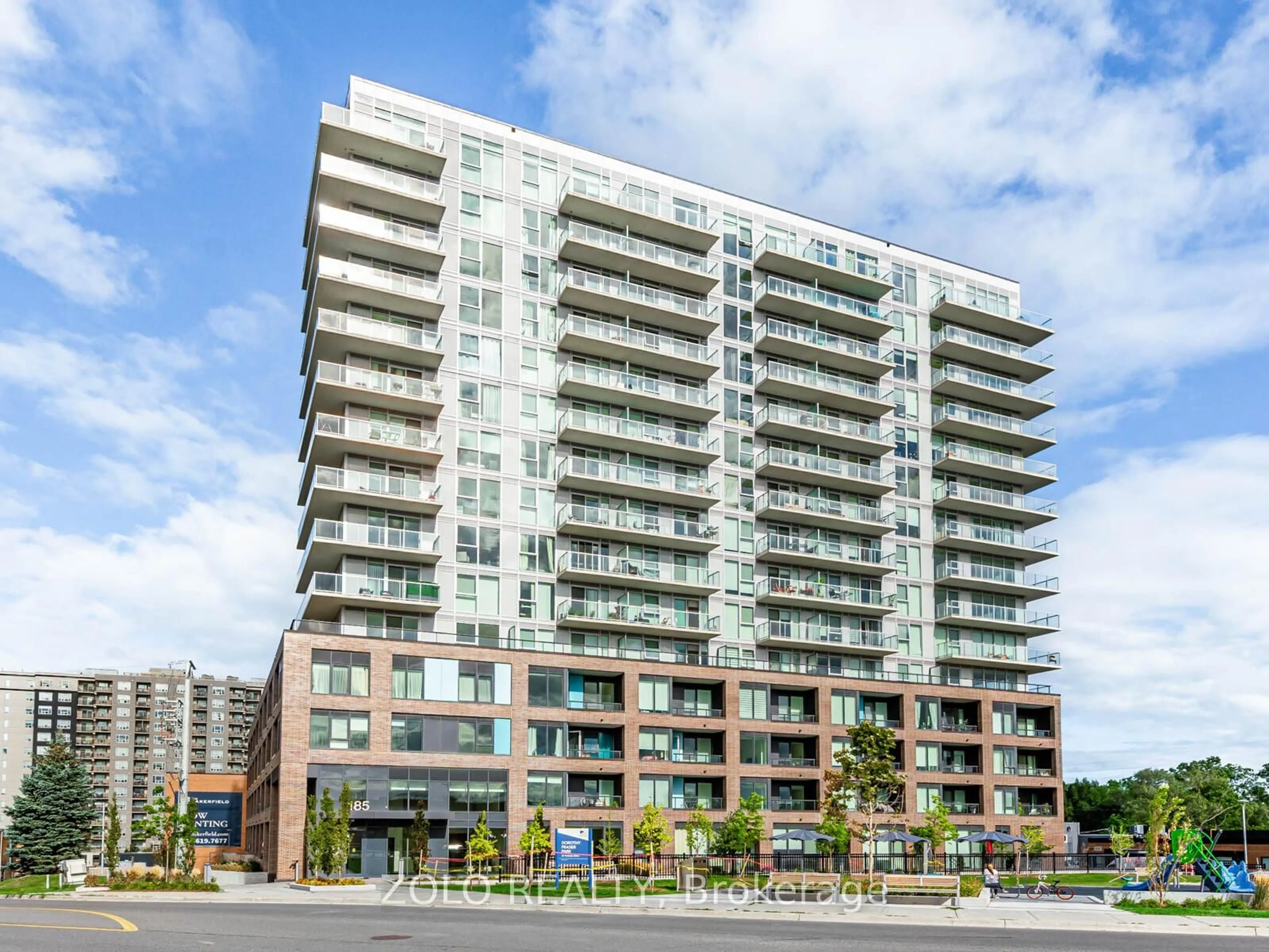 Unknown for 185 Deerfield Rd #906, Newmarket Ontario L3Y 0G7