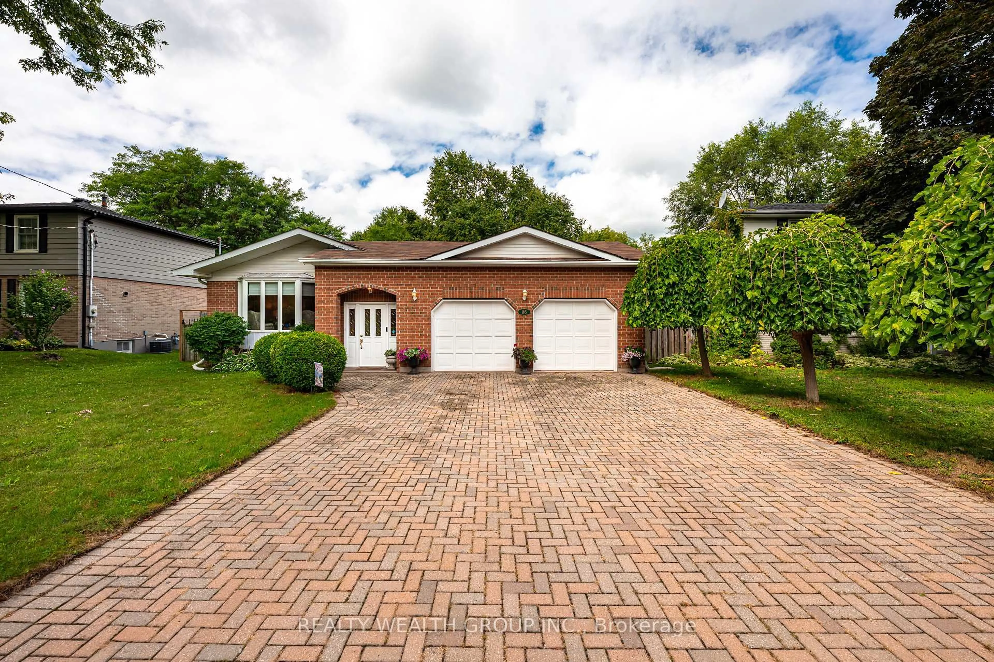 Home with brick exterior material, street for 86 Alexander Rd, Newmarket Ontario L3Y 3J5